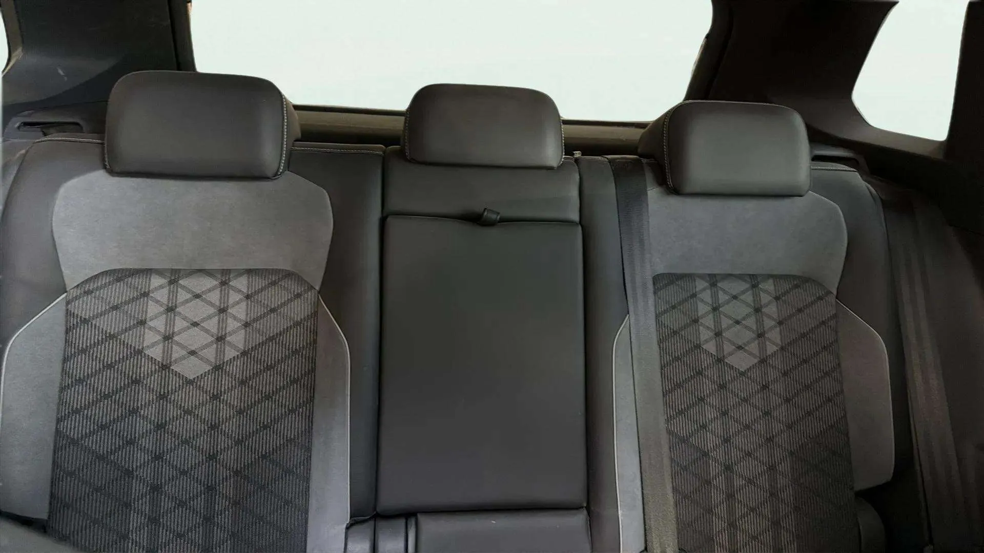Volkswagen Tiguan R-Line 2.0 TDI DSG - foto 23