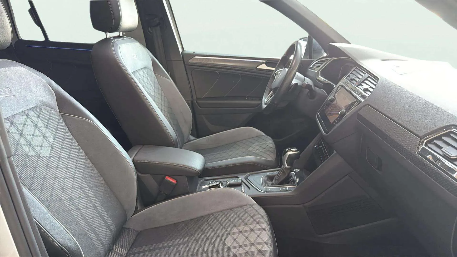 Volkswagen Tiguan R-Line 2.0 TDI DSG - foto 21