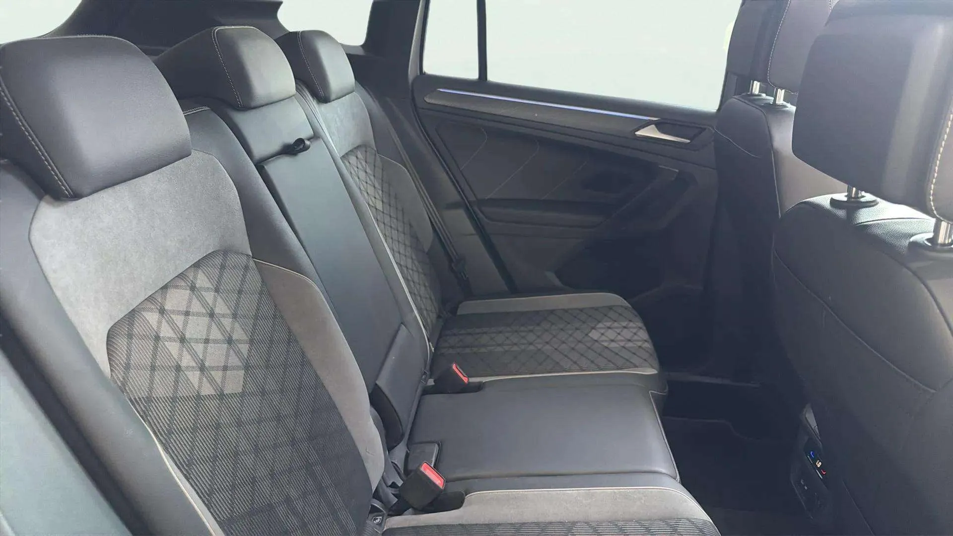 Volkswagen Tiguan R-Line 2.0 TDI DSG - foto 22