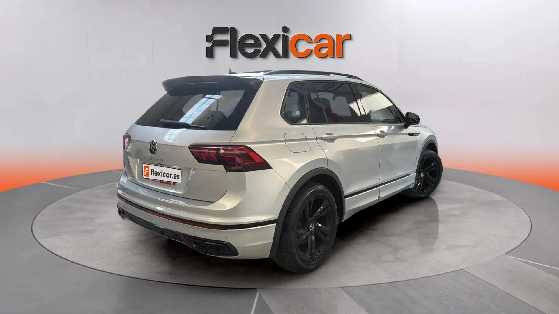 Volkswagen Tiguan R-Line 2.0 TDI DSG - foto 4