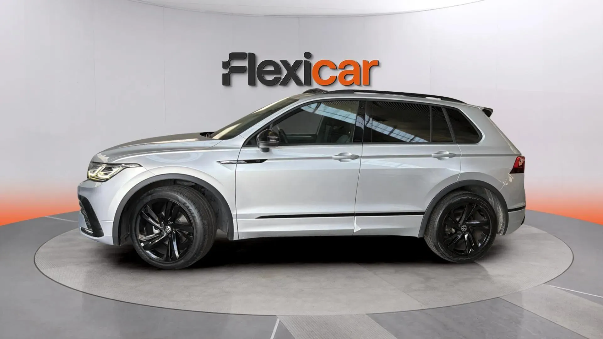 Volkswagen Tiguan R-Line 2.0 TDI DSG - foto 8