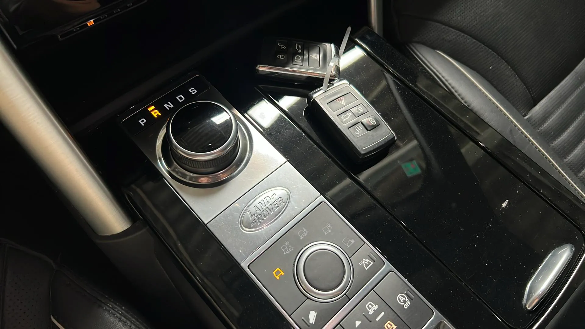Land Rover Discovery 2.0 I4 SD4 SE - foto 19