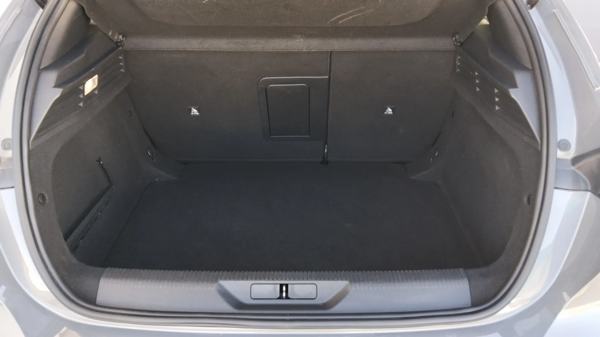 Peugeot 308 Allure BlueHDi 130 EAT8 - foto 18