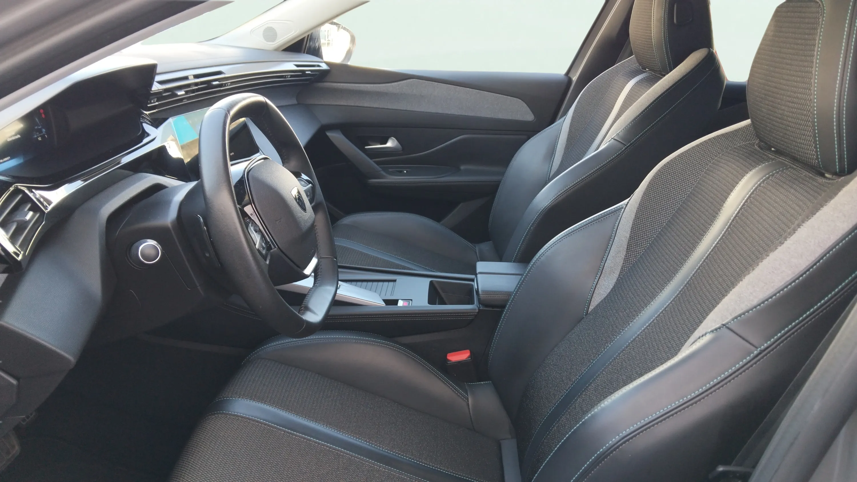 Peugeot 308 Allure BlueHDi 130 EAT8 - foto 15