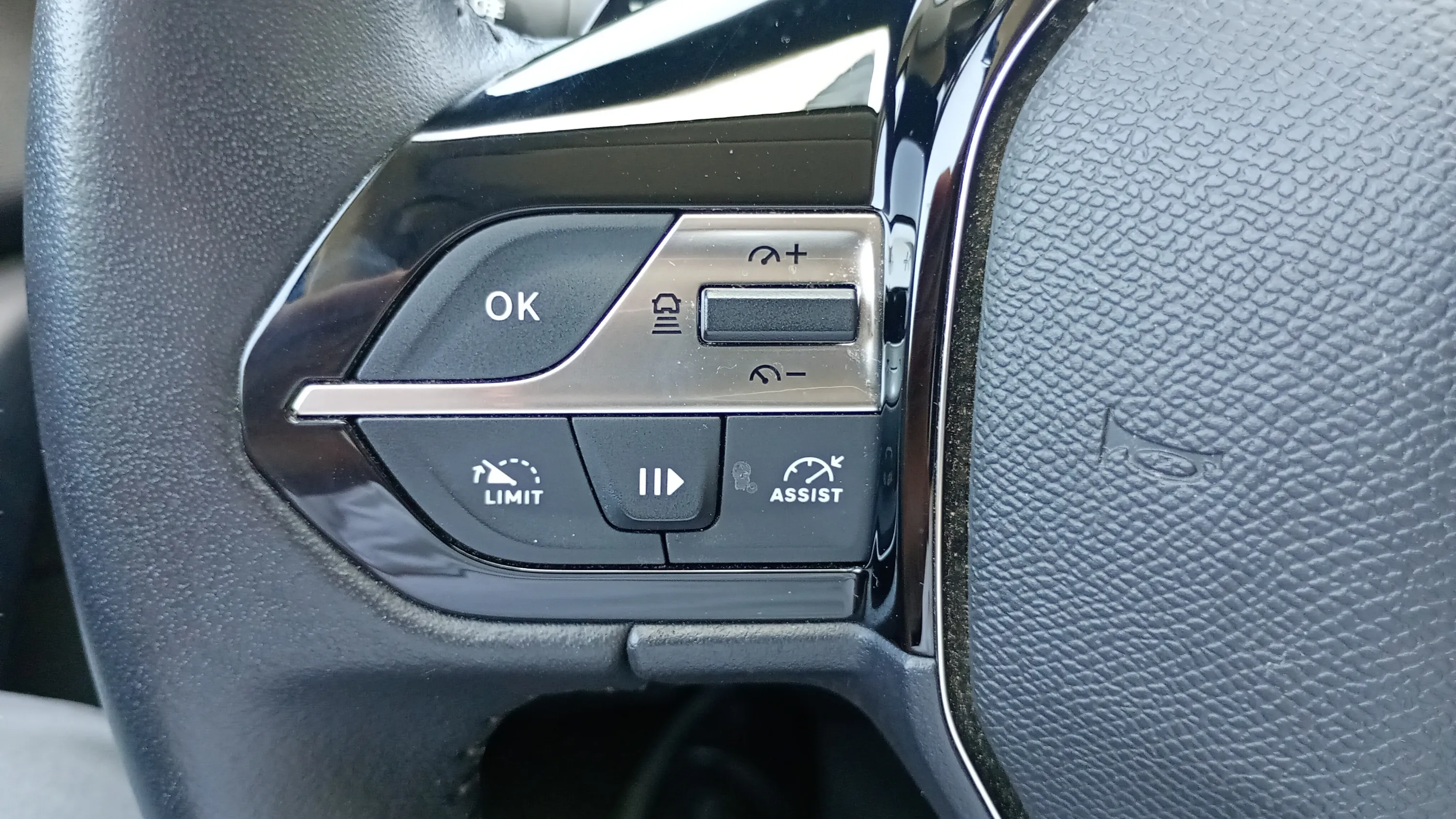 Peugeot 308 Allure BlueHDi 130 EAT8 - foto 12