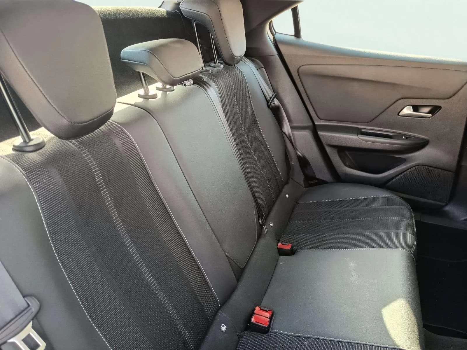 Opel Mokka 1.5 D Business Elegance - foto 19