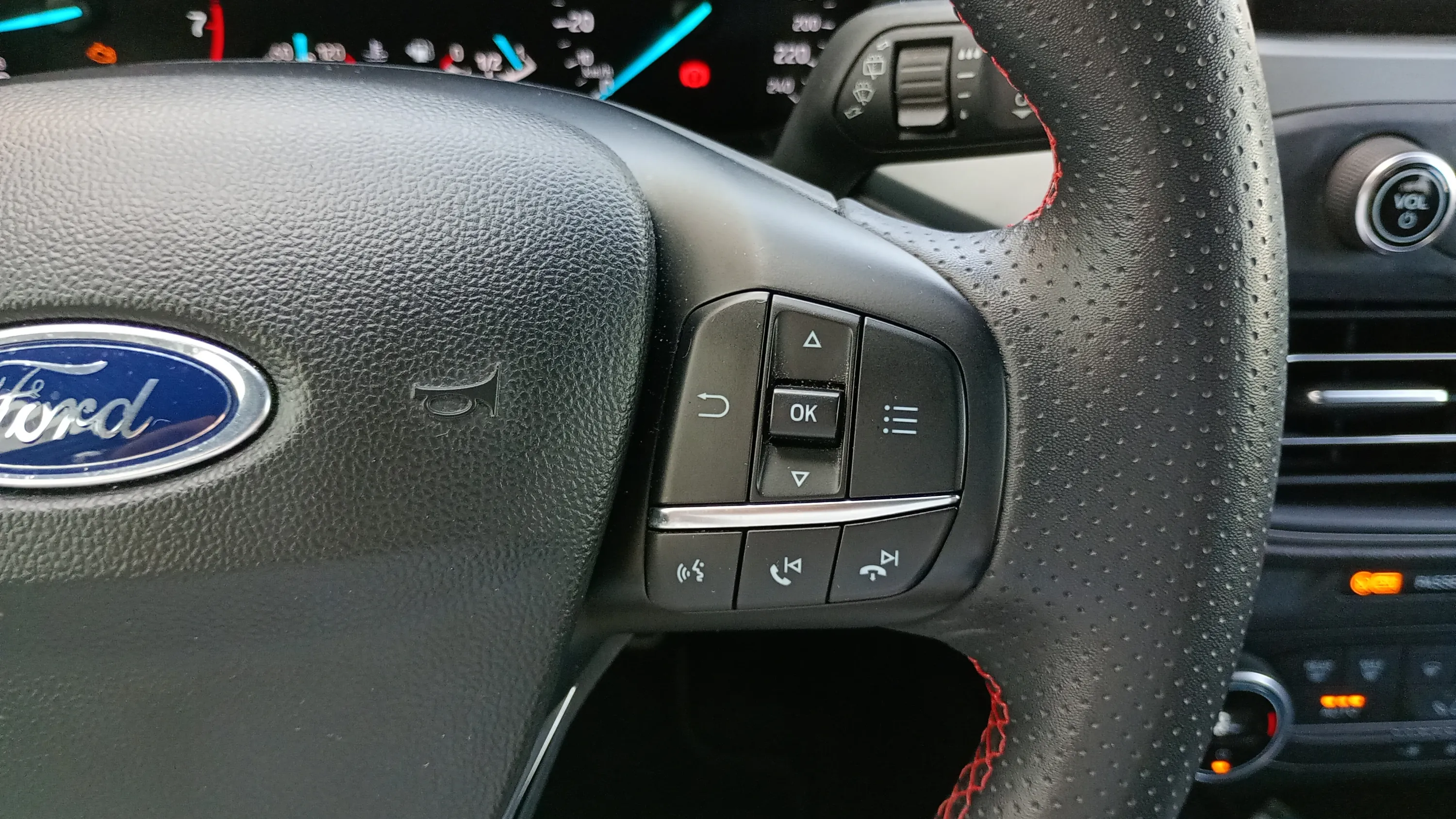 Ford Focus 1.0 EcoBoost MHEV ST-Line Style SIP - foto 20