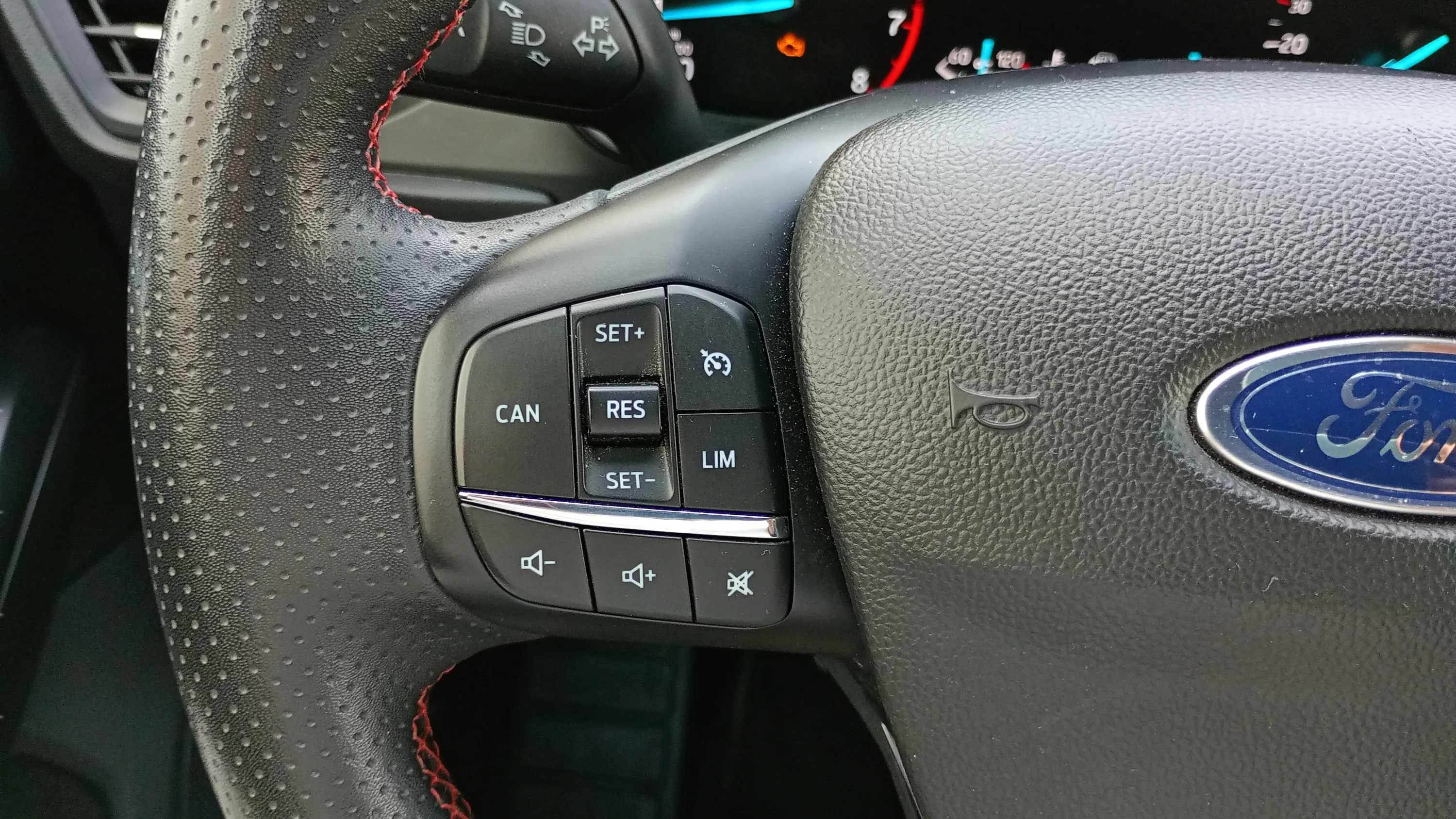 Ford Focus 1.0 EcoBoost MHEV ST-Line Style SIP - foto 21