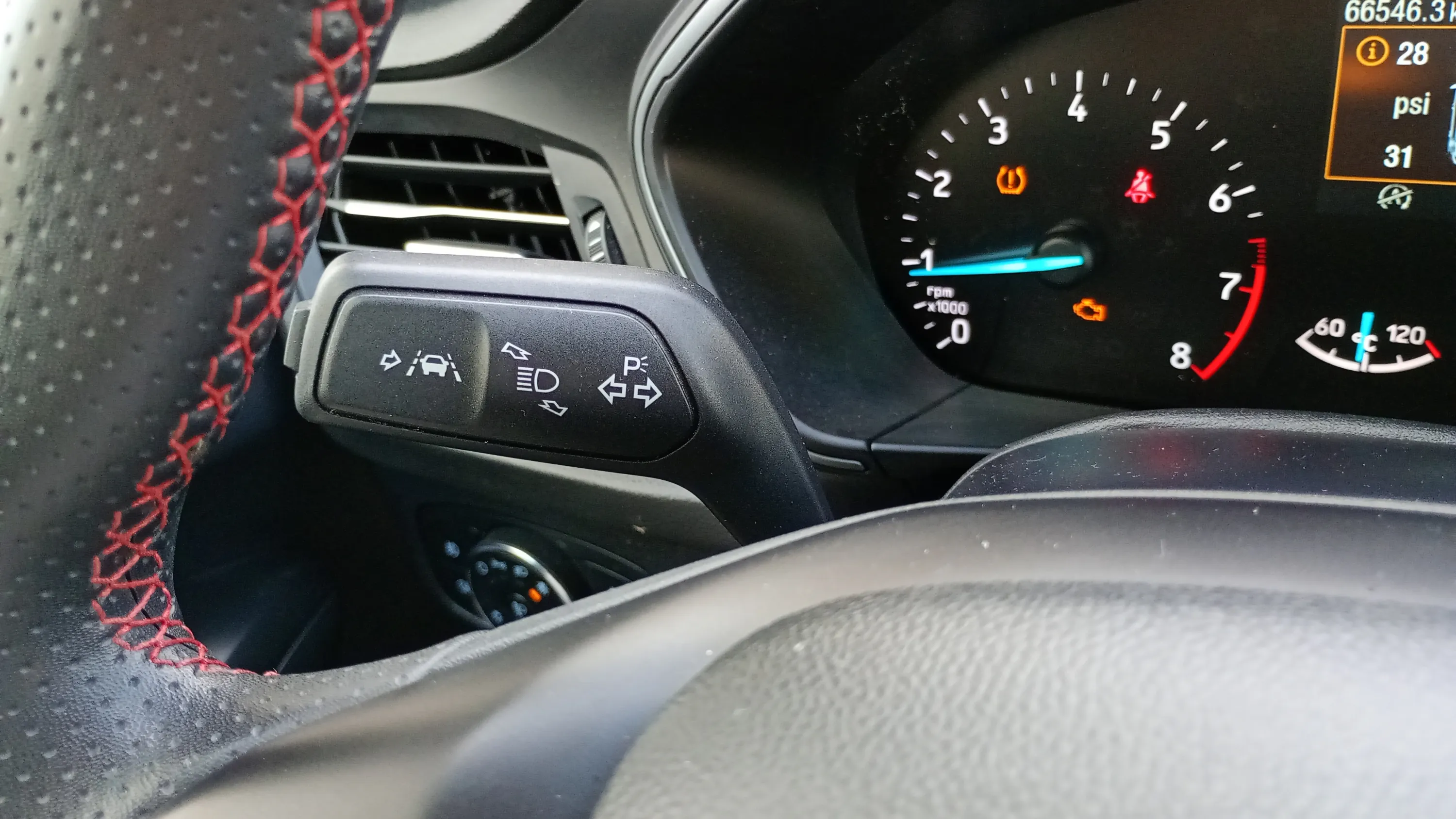 Ford Focus 1.0 EcoBoost MHEV ST-Line Style SIP - foto 22