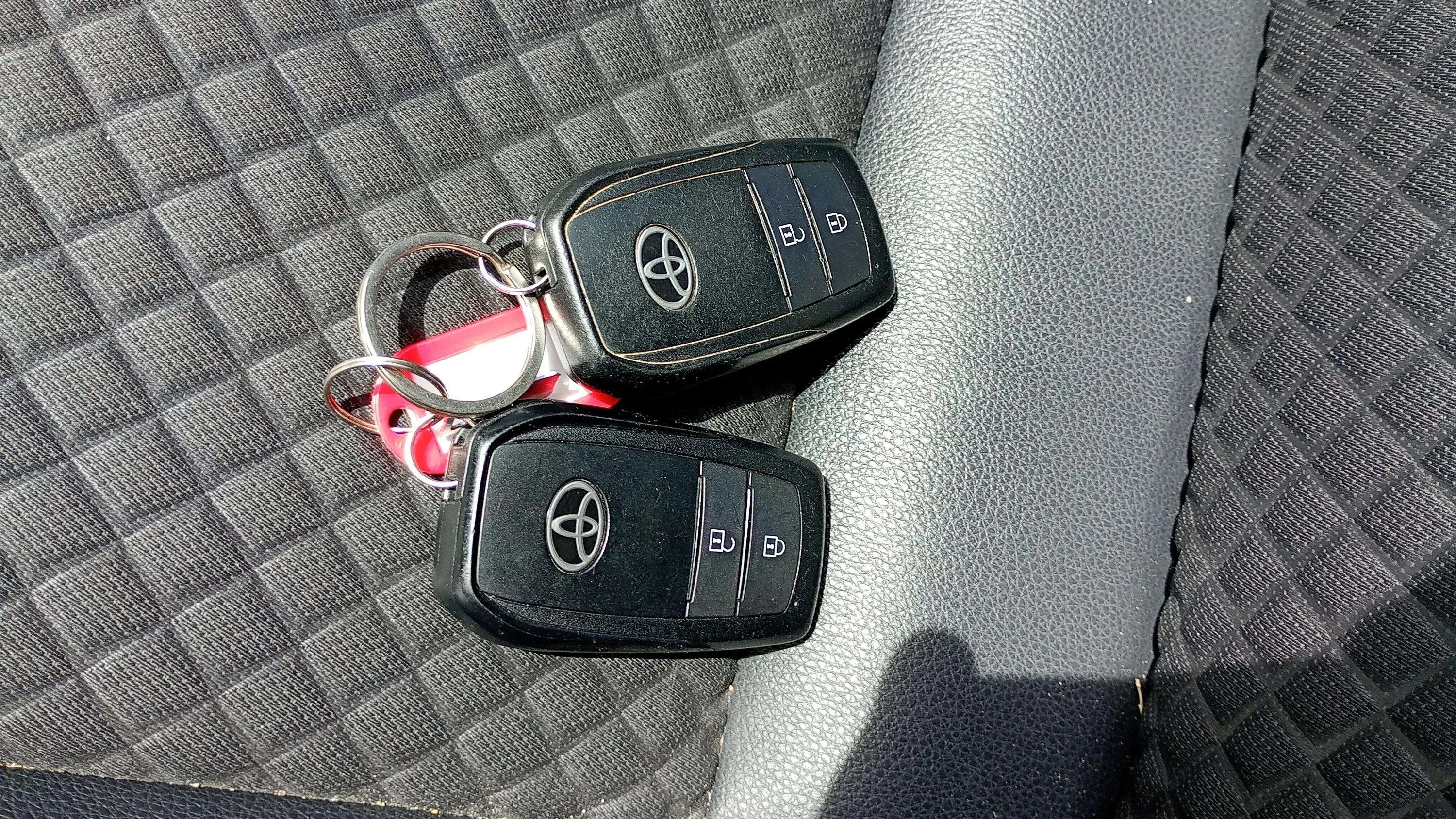 Toyota Yaris 1.5 120H Style - foto 26