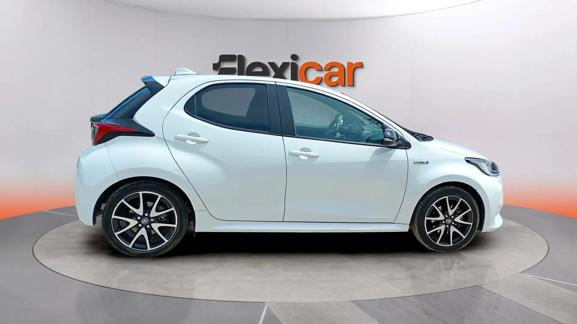 Toyota Yaris 1.5 120H Style - foto 2