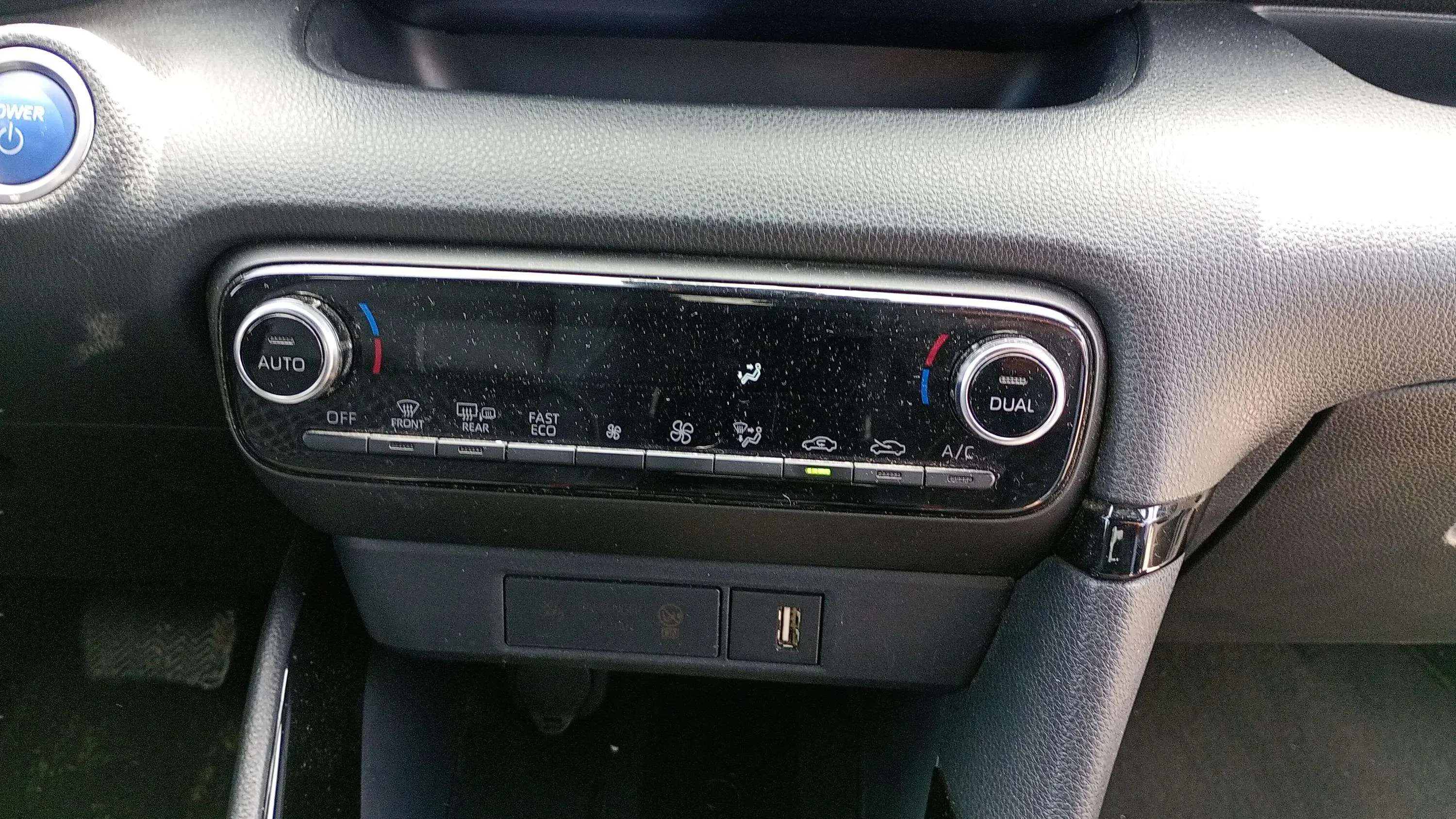 Toyota Yaris 1.5 120H Style - foto 14