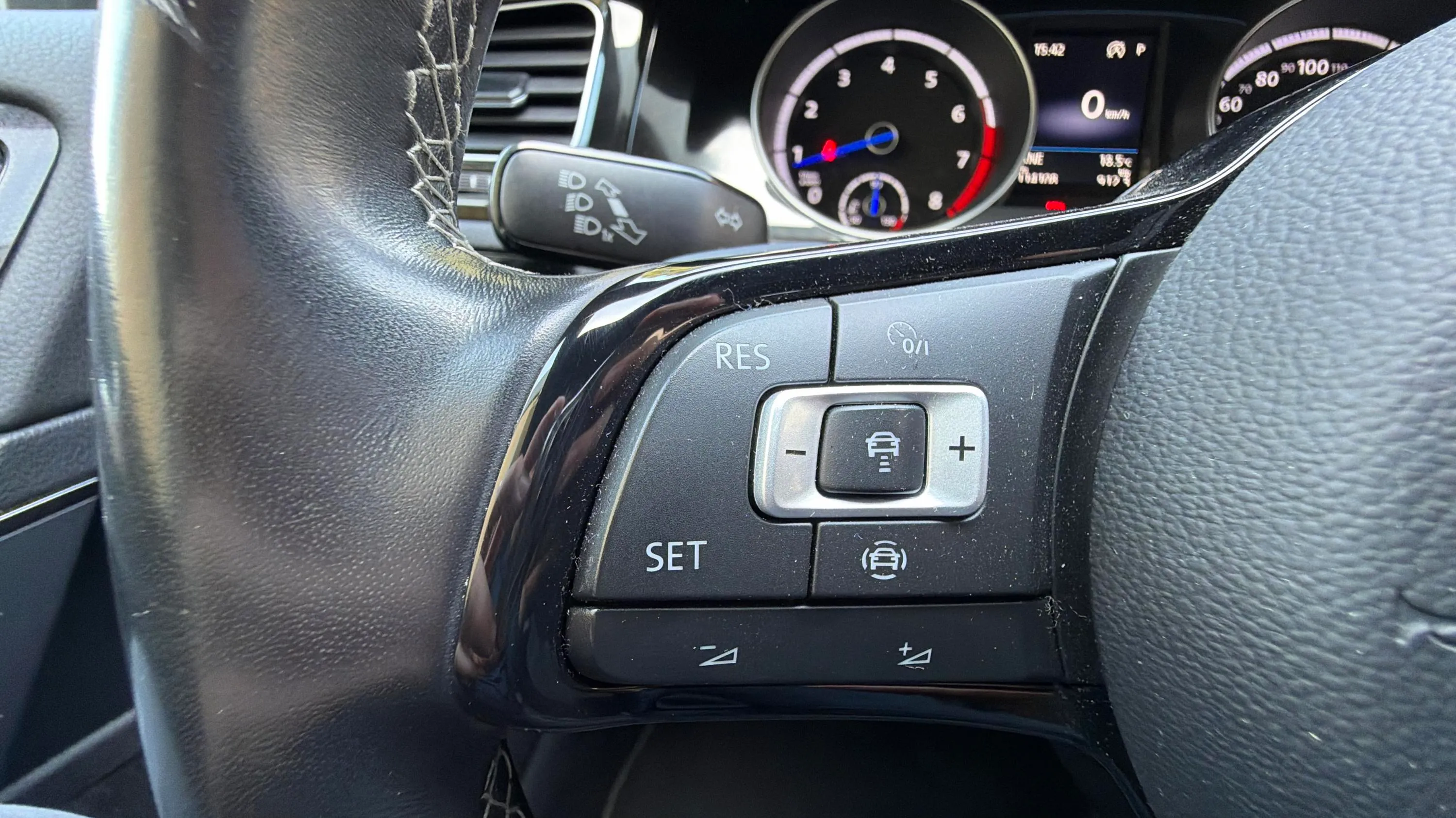 Volkswagen Golf R 2.0 TSI 4Motion DSG - foto 20