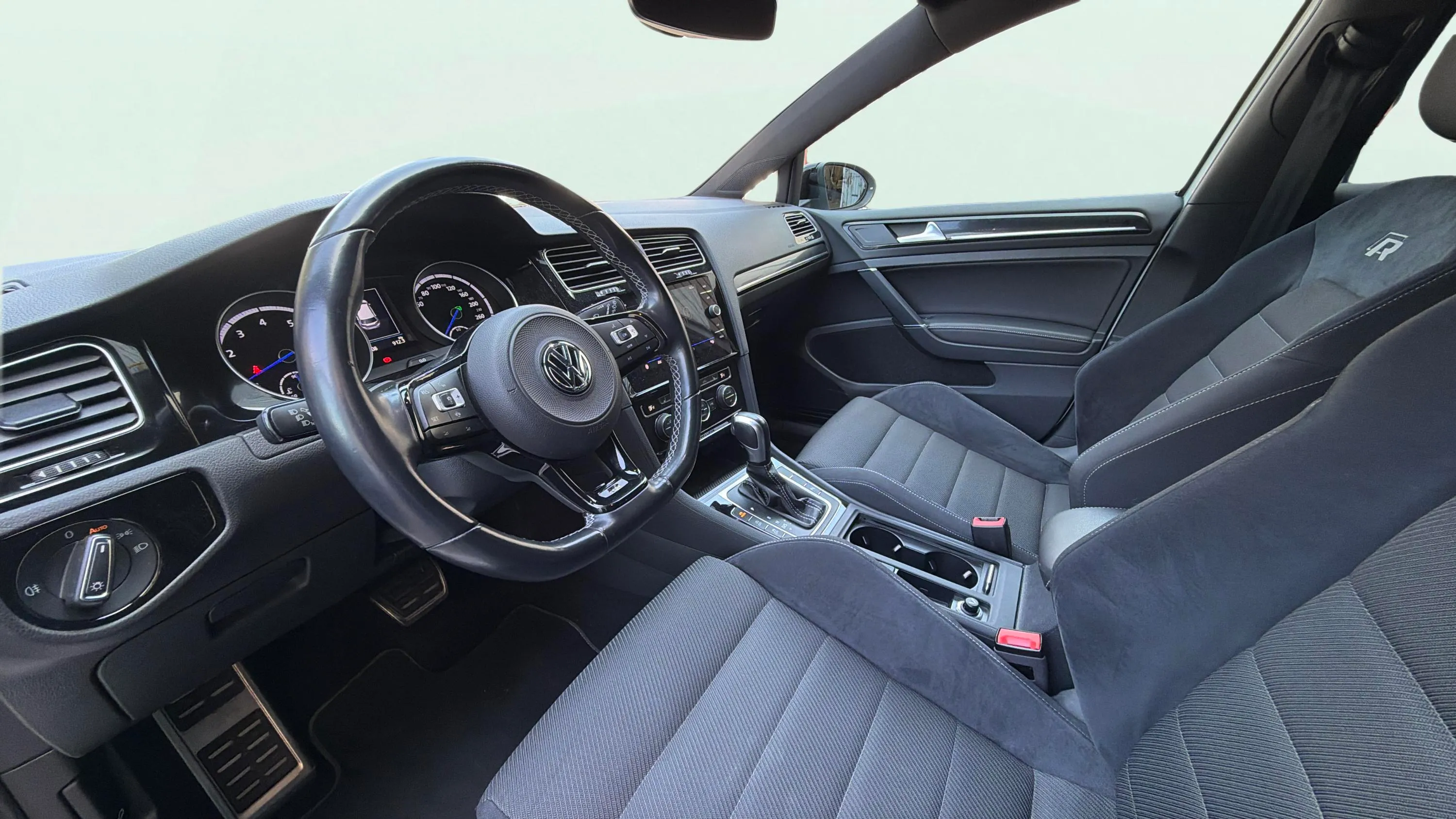 Volkswagen Golf R 2.0 TSI 4Motion DSG - foto 13