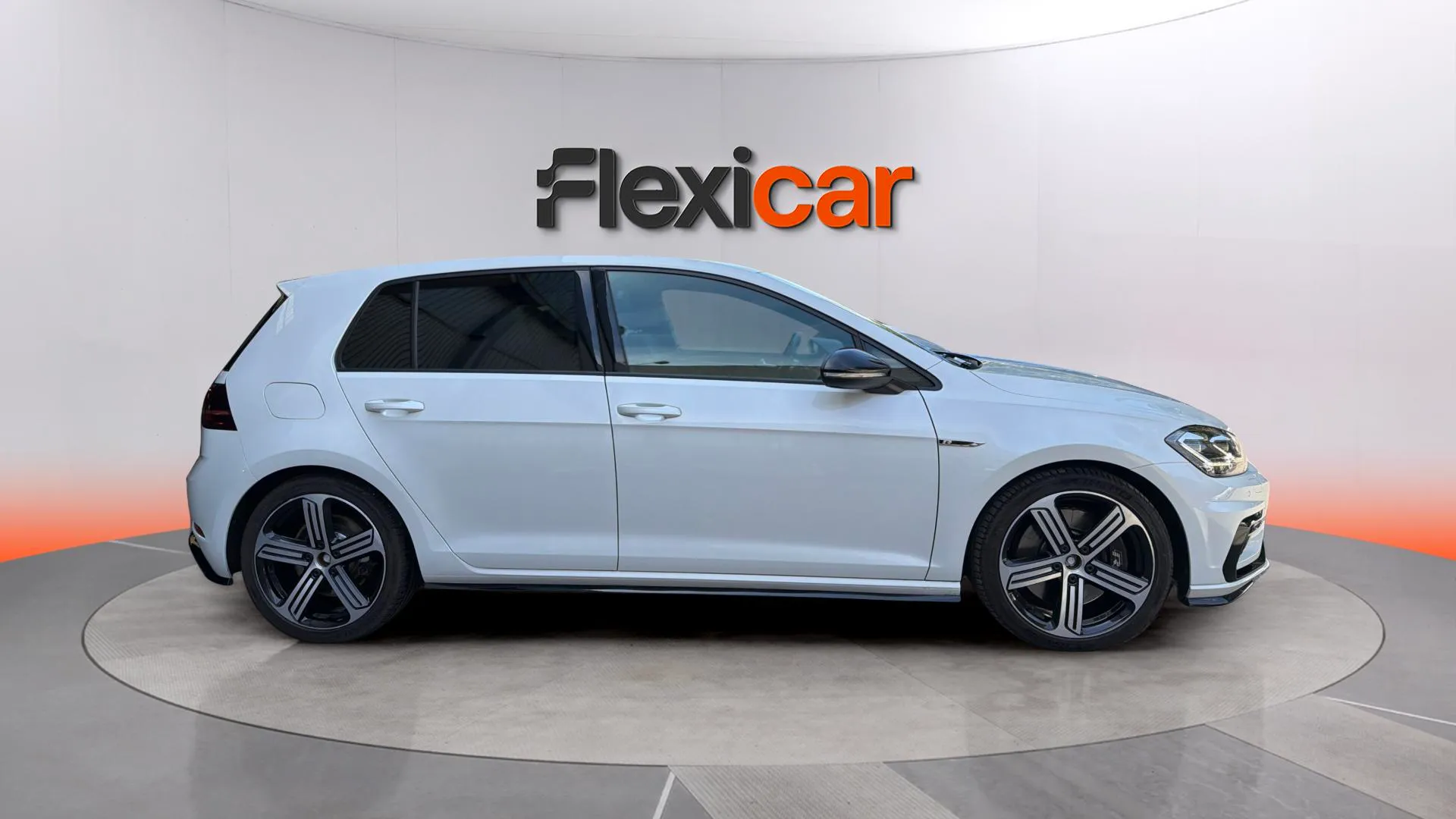 Volkswagen Golf R 2.0 TSI 4Motion DSG - foto 5