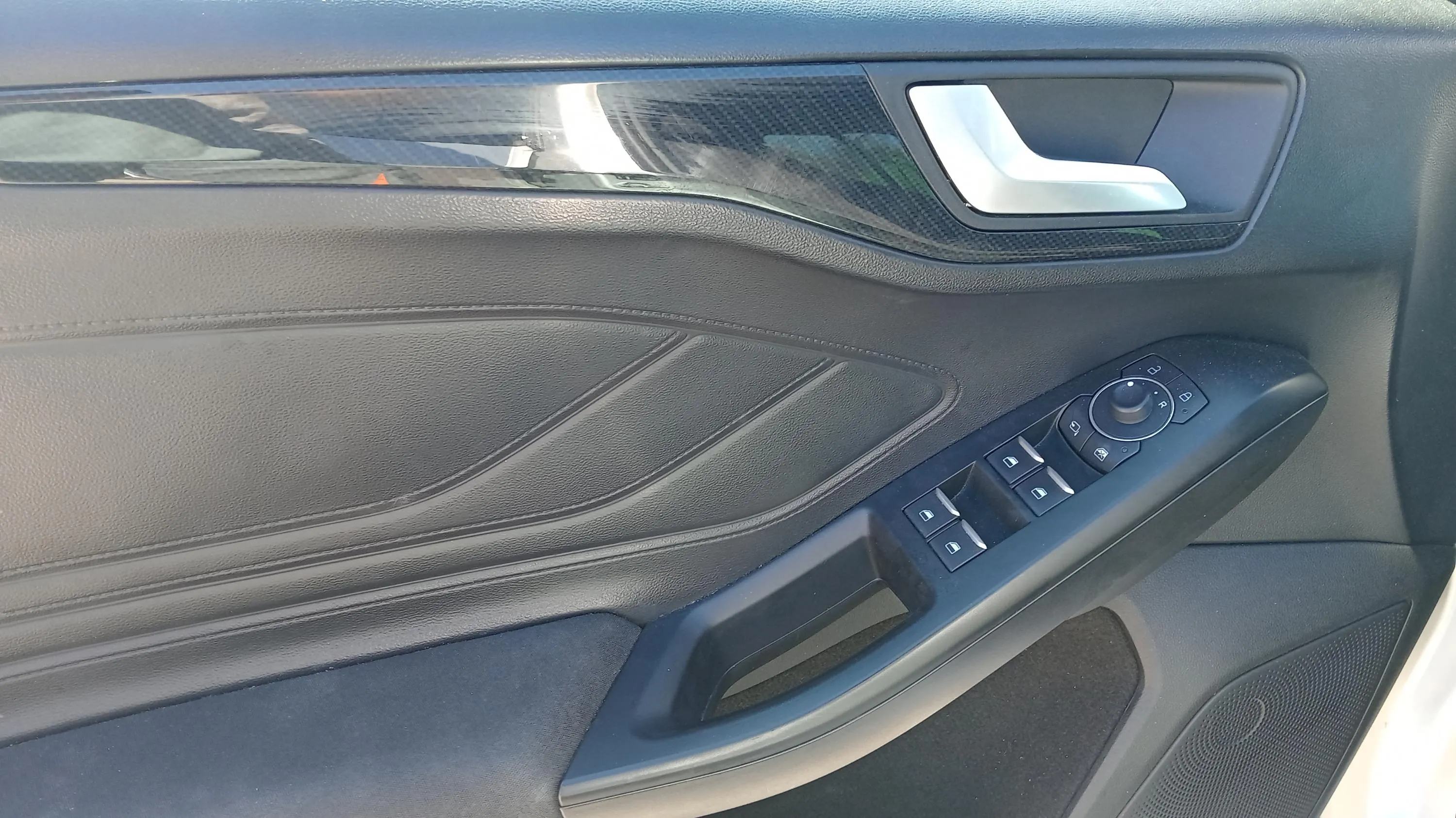 Ford Focus 1.0 EcoBoost MHEV ST-Line - foto 21