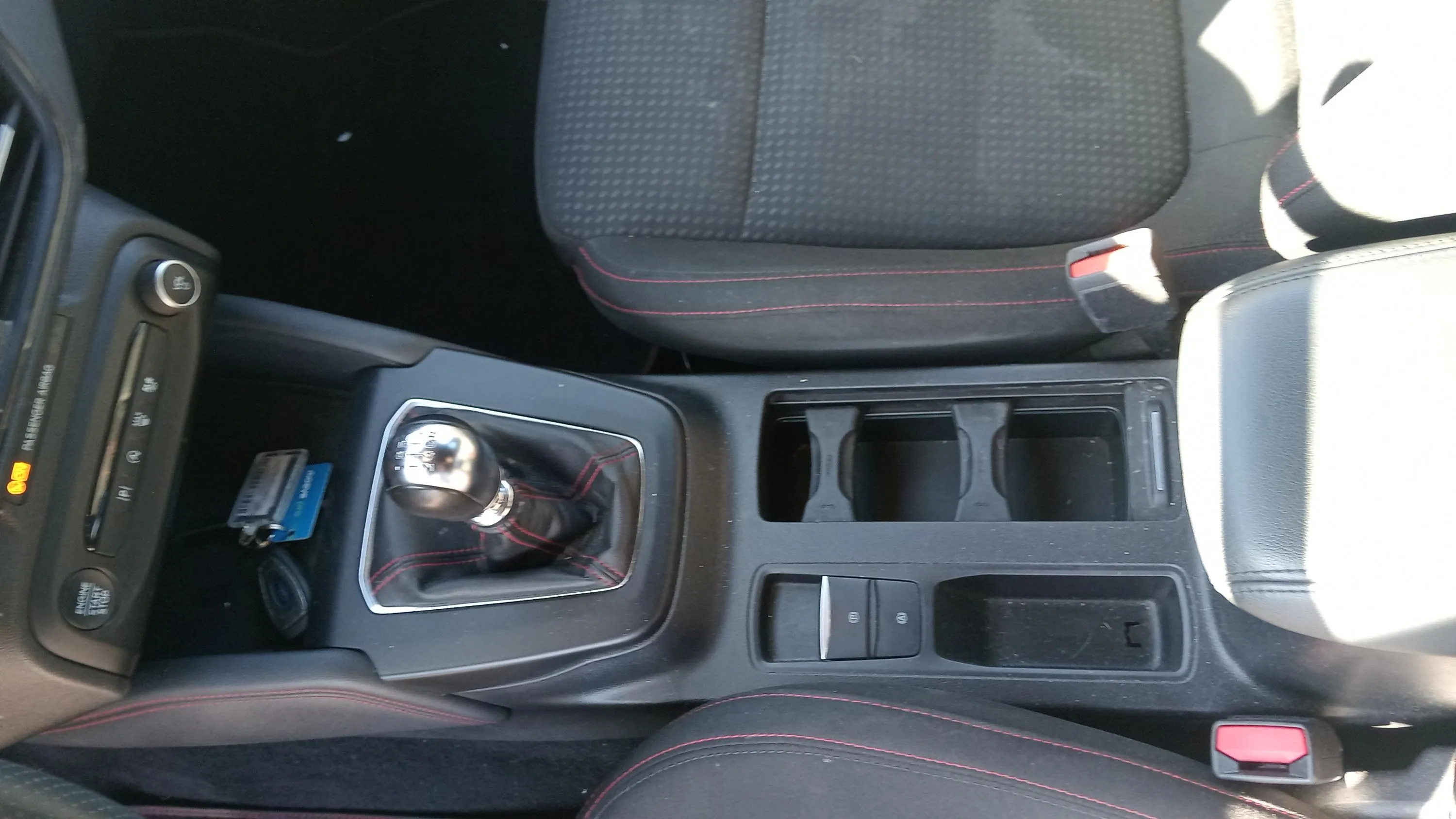 Ford Focus 1.0 EcoBoost MHEV ST-Line - foto 23