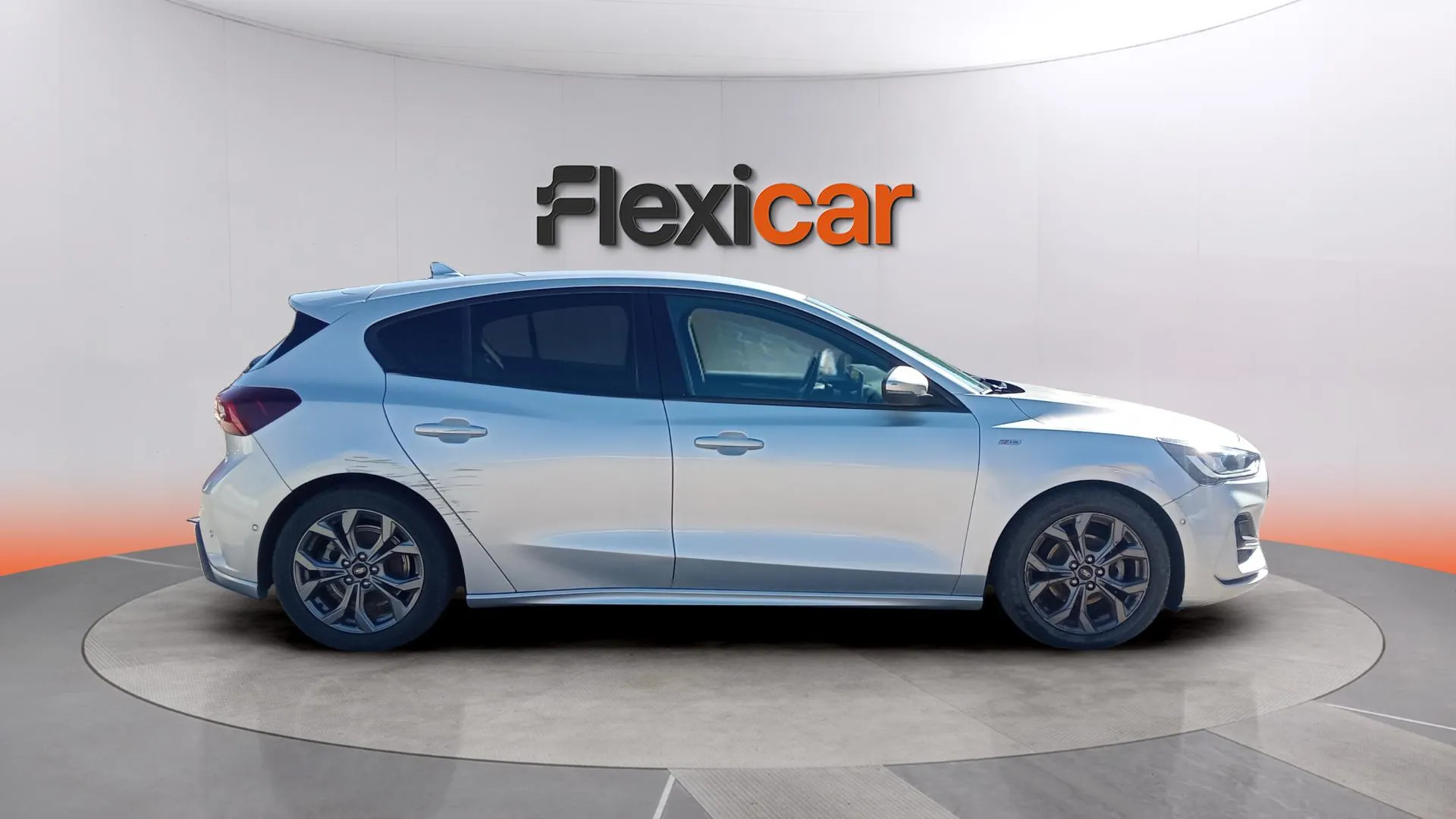 Ford Focus 1.0 EcoBoost MHEV ST-Line - foto 12
