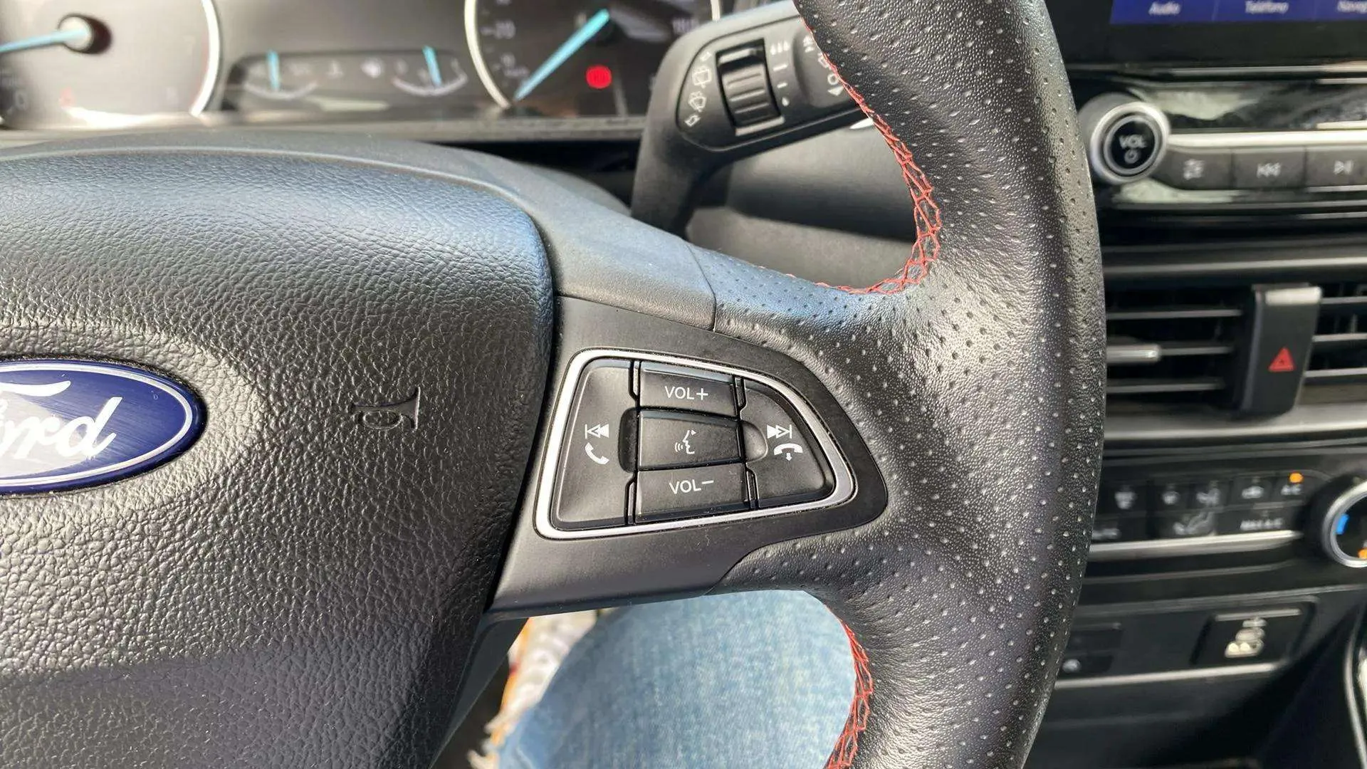 Ford EcoSport 1.0T EcoBoost ST Line - foto 15