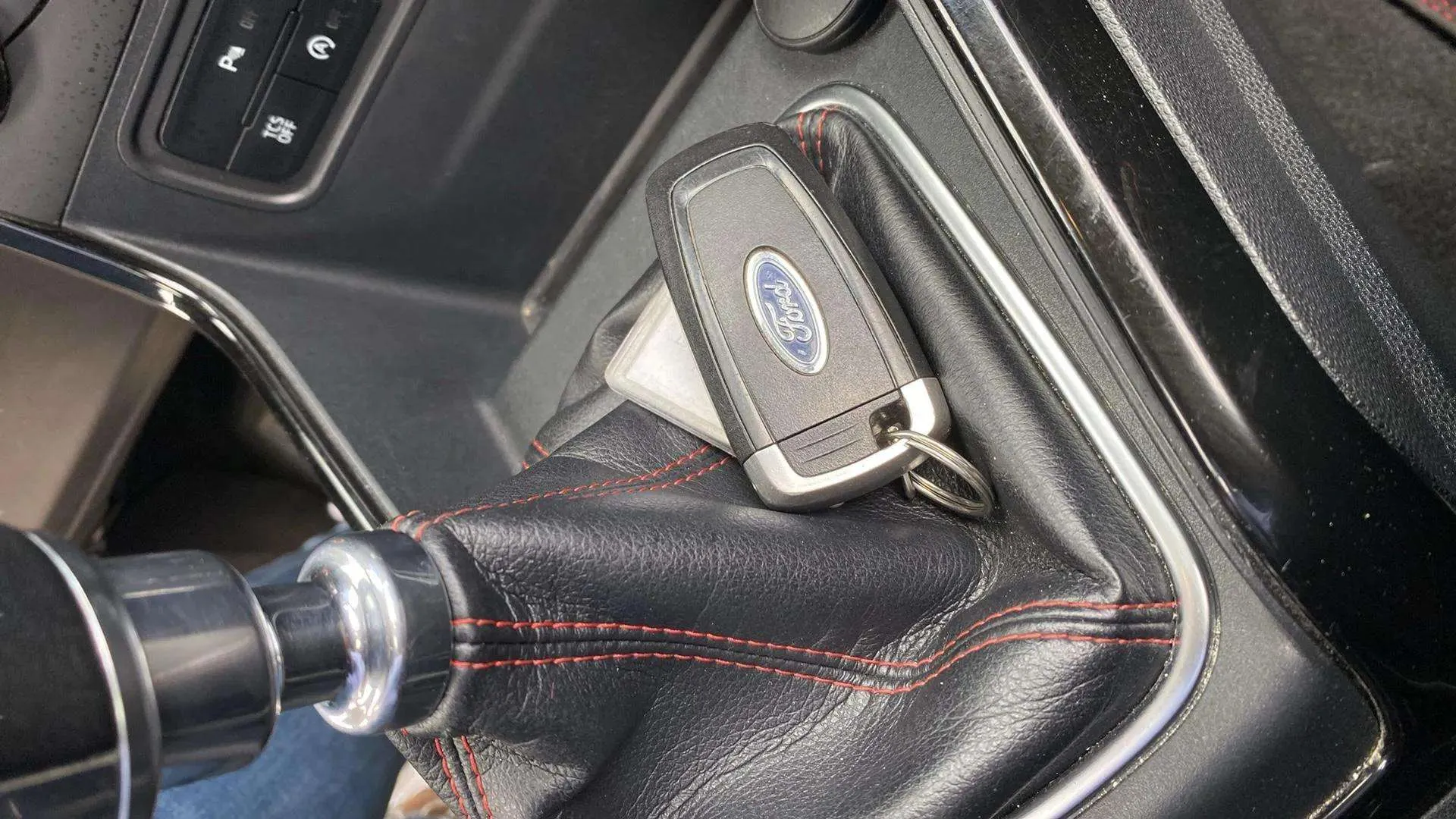 Ford EcoSport 1.0T EcoBoost ST Line - foto 18