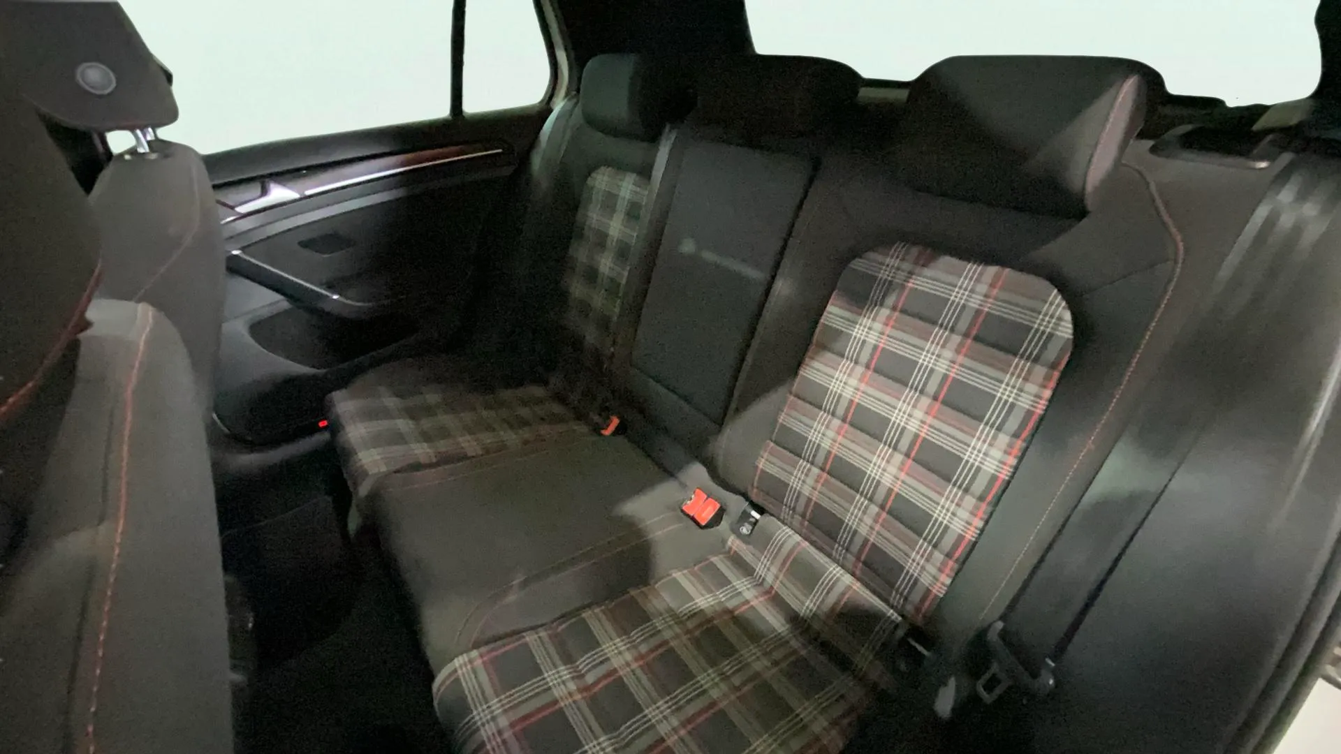 Volkswagen Golf GTI 2.0 TSI DSG BMT - foto 27