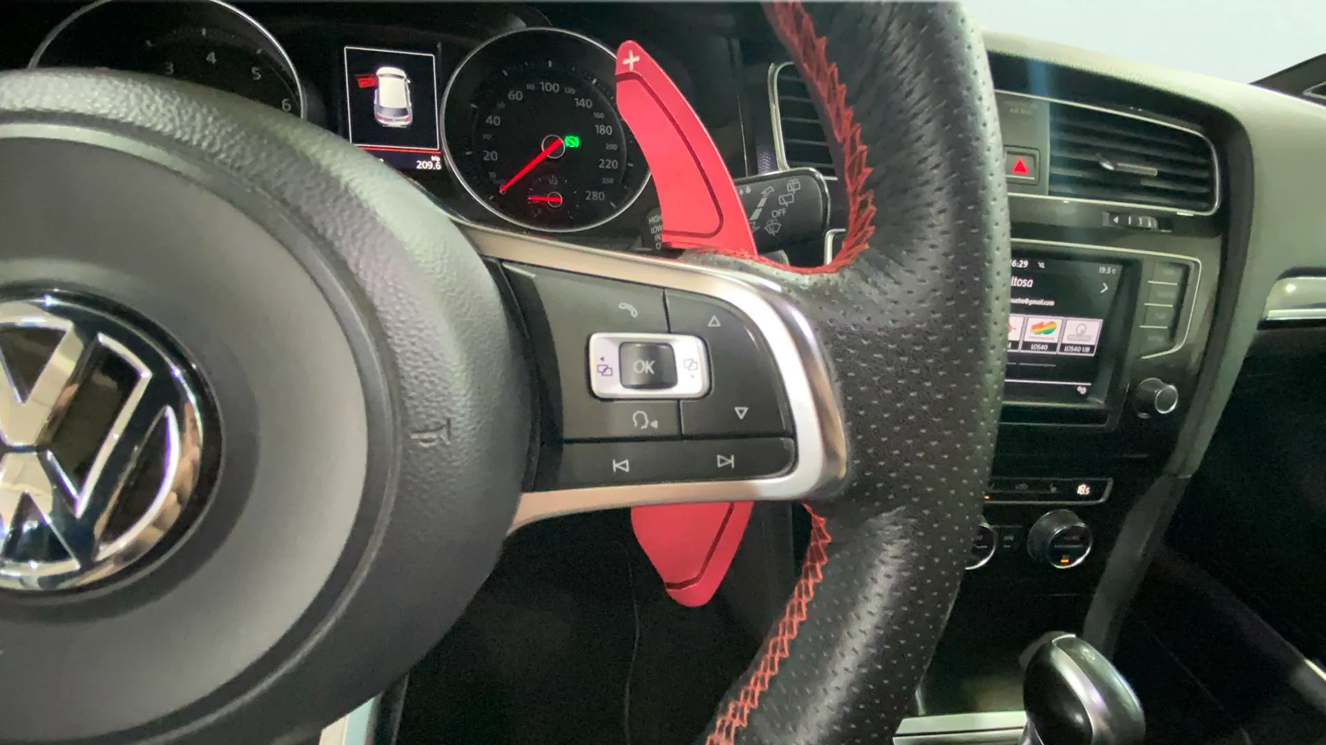 Volkswagen Golf GTI 2.0 TSI DSG BMT - foto 12