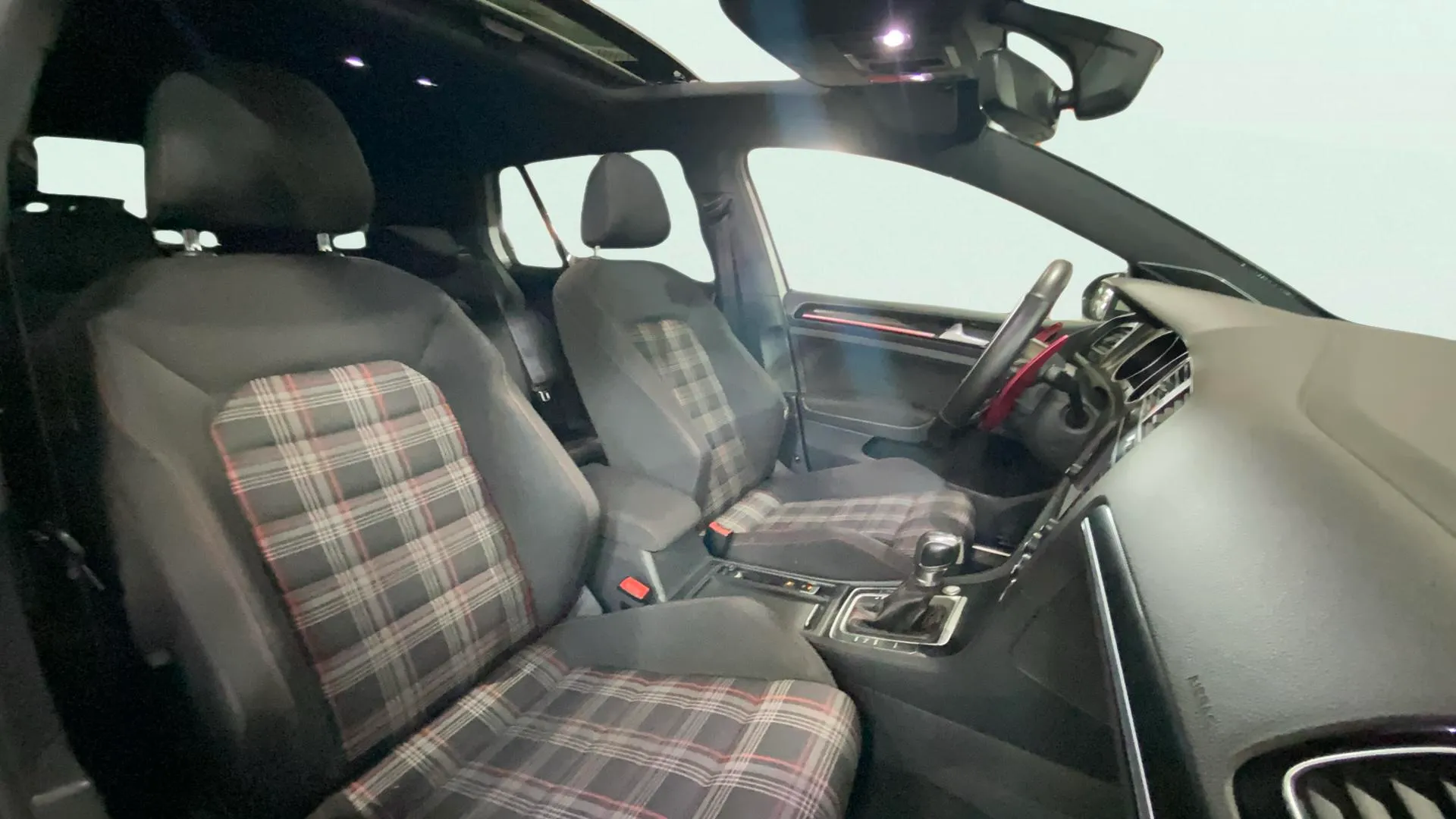 Volkswagen Golf GTI 2.0 TSI DSG BMT - foto 26