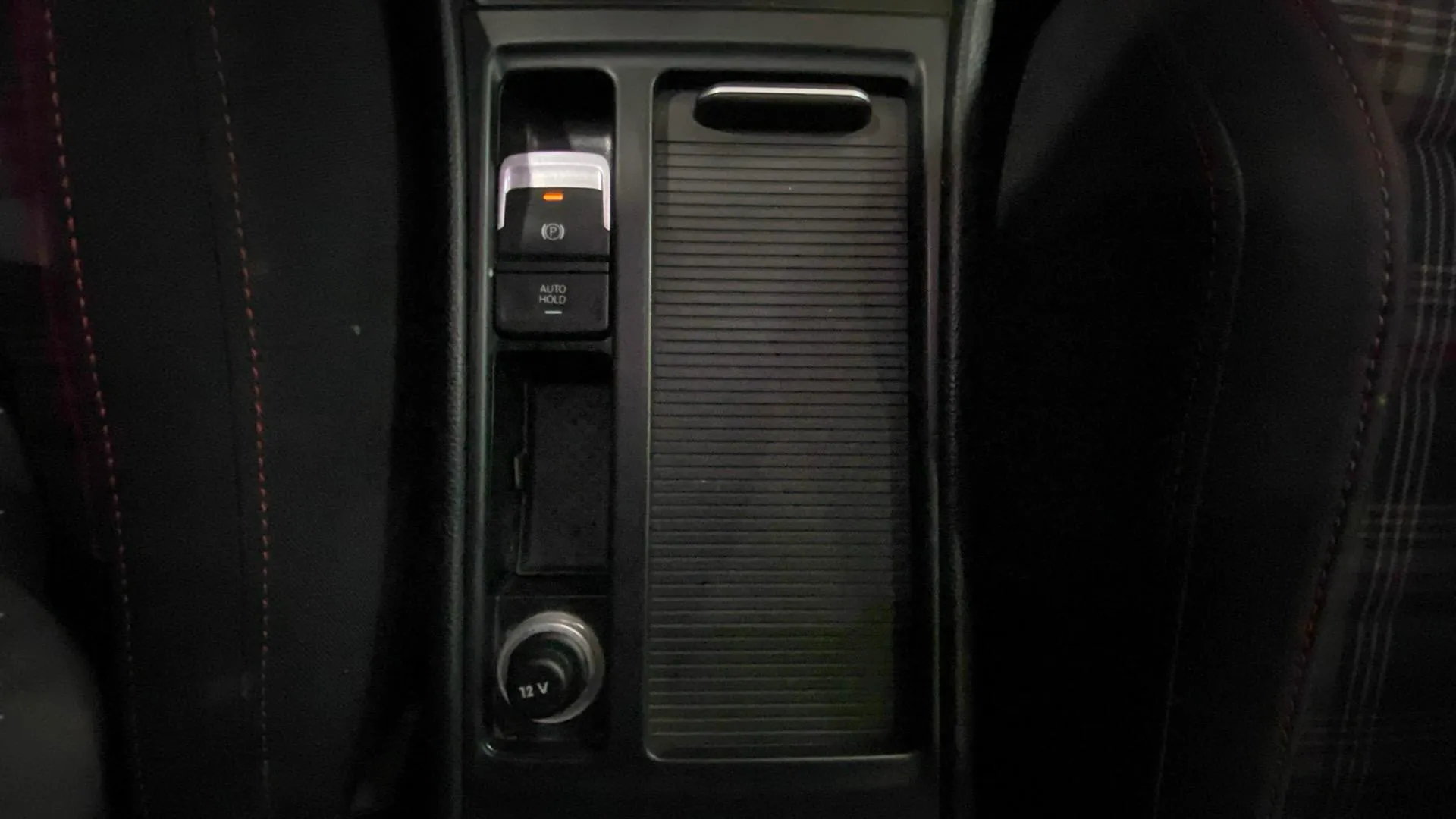 Volkswagen Golf GTI 2.0 TSI DSG BMT - foto 24