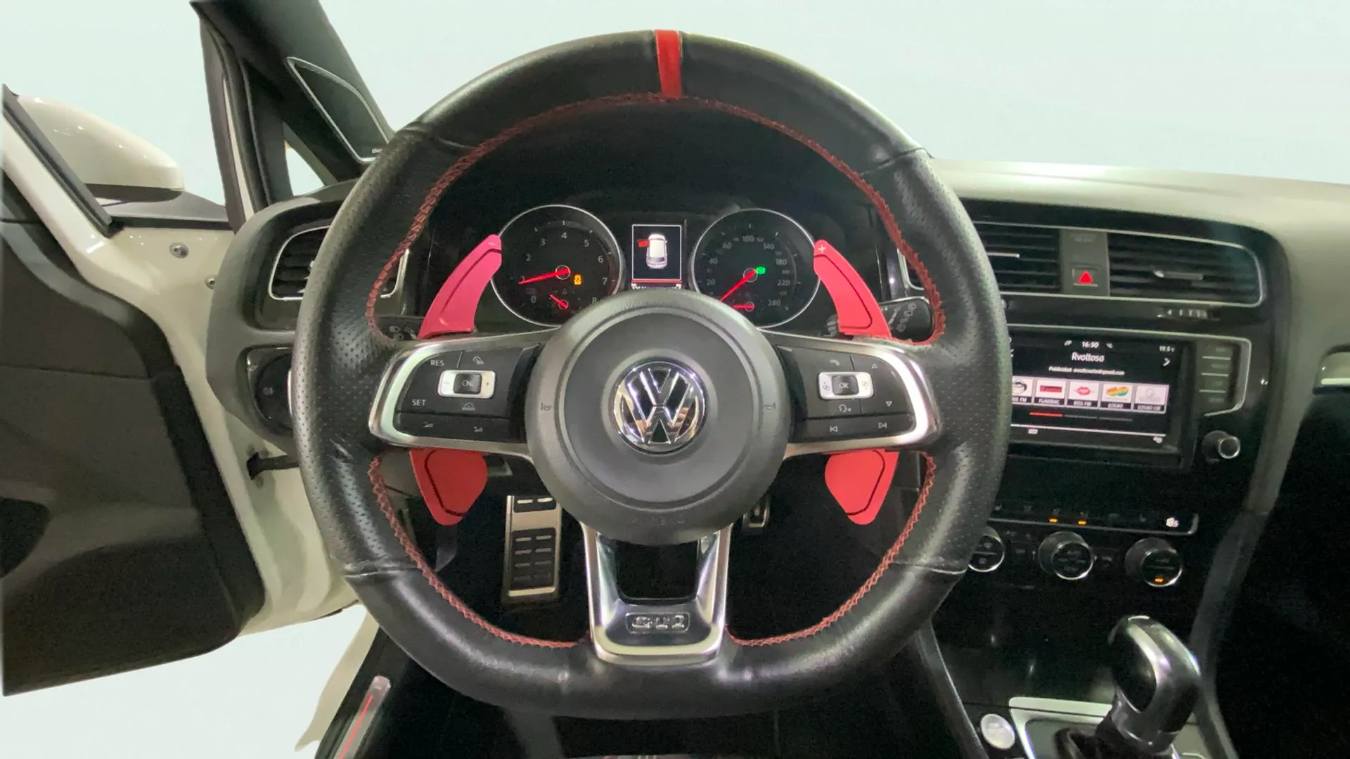 Volkswagen Golf GTI 2.0 TSI DSG BMT - foto 17