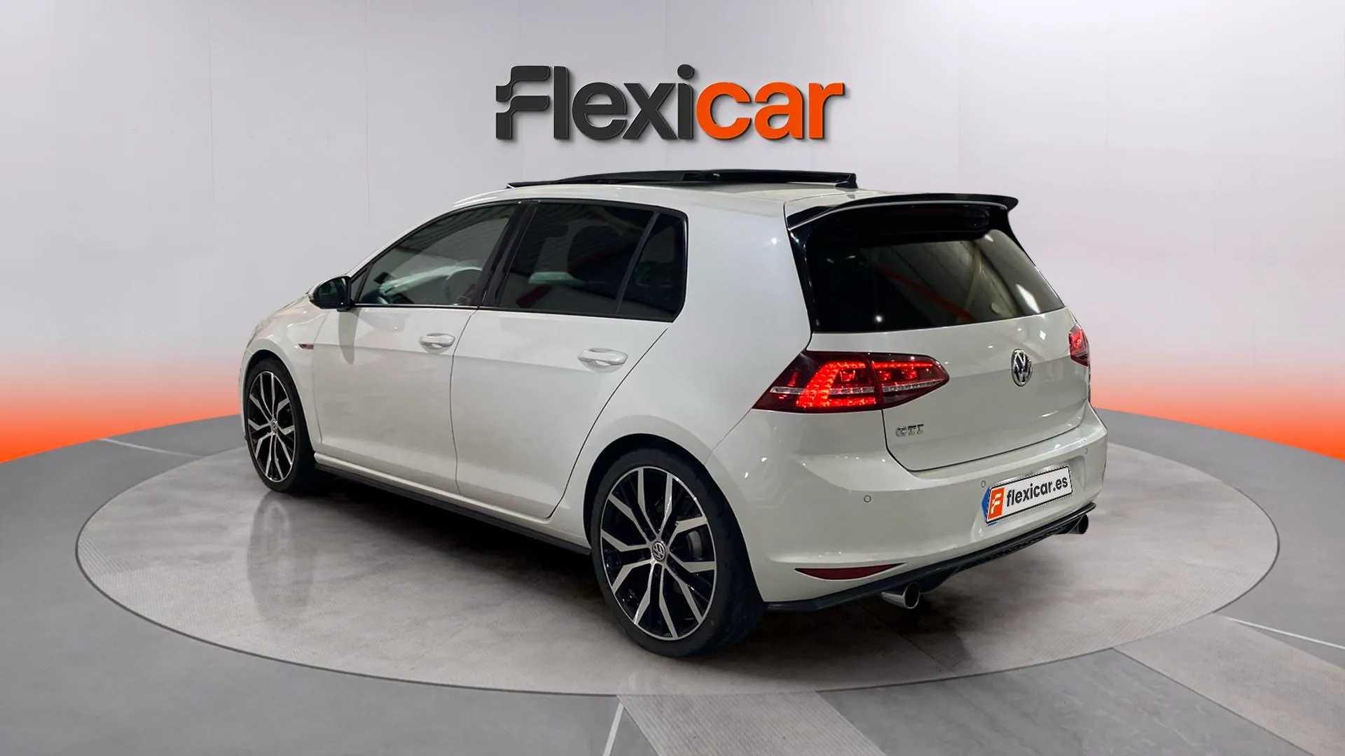 Volkswagen Golf GTI 2.0 TSI DSG BMT - foto 6