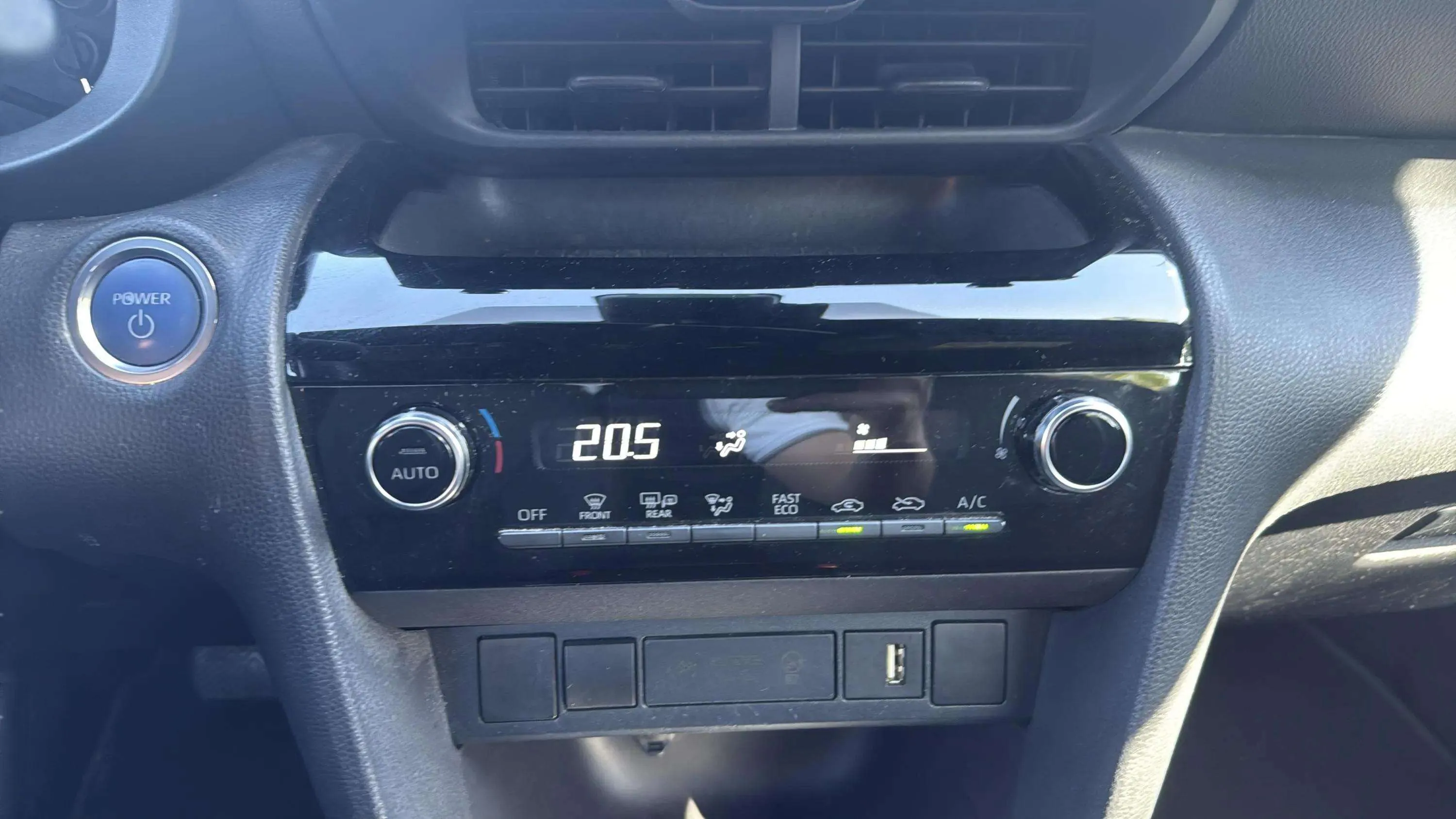 Toyota Yaris Cross 1.5 120H Active Tech - foto 23