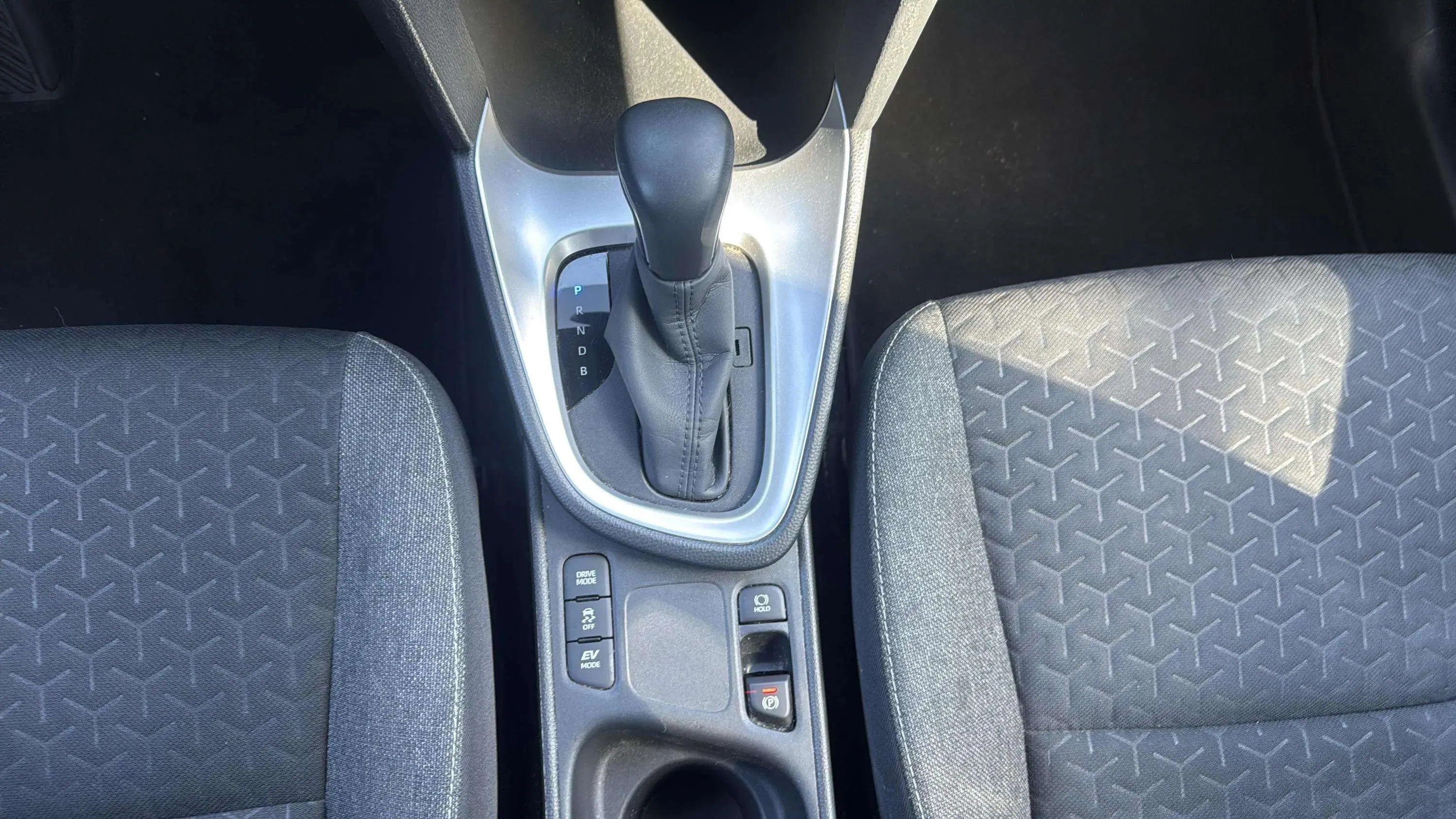 Toyota Yaris Cross 1.5 120H Active Tech - foto 25