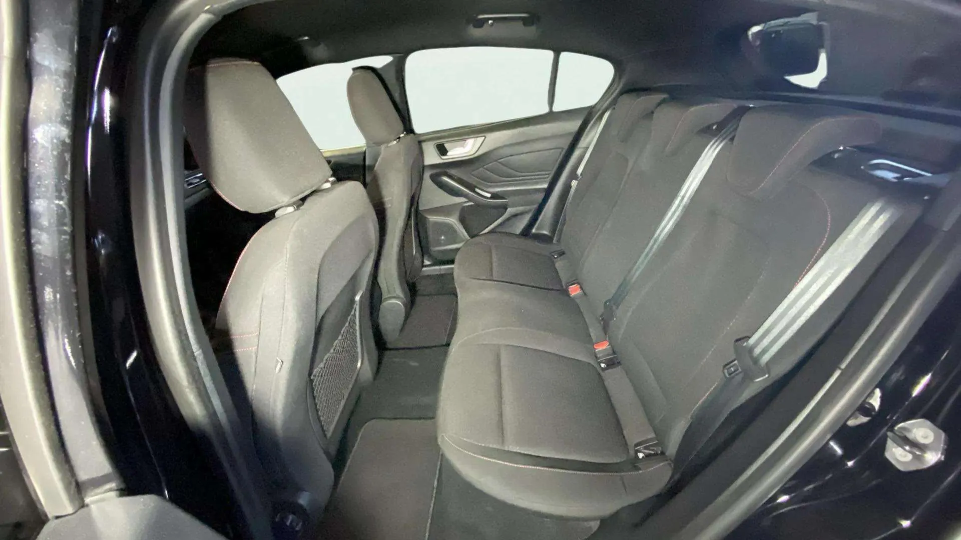 Ford Focus 1.0 EcoBoost MHEV ST-Line - foto 20