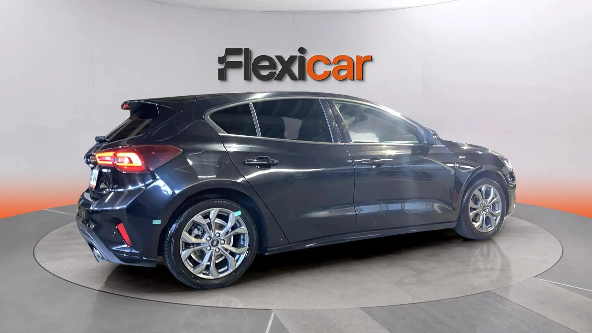 Ford Focus 1.0 EcoBoost MHEV ST-Line - foto 9