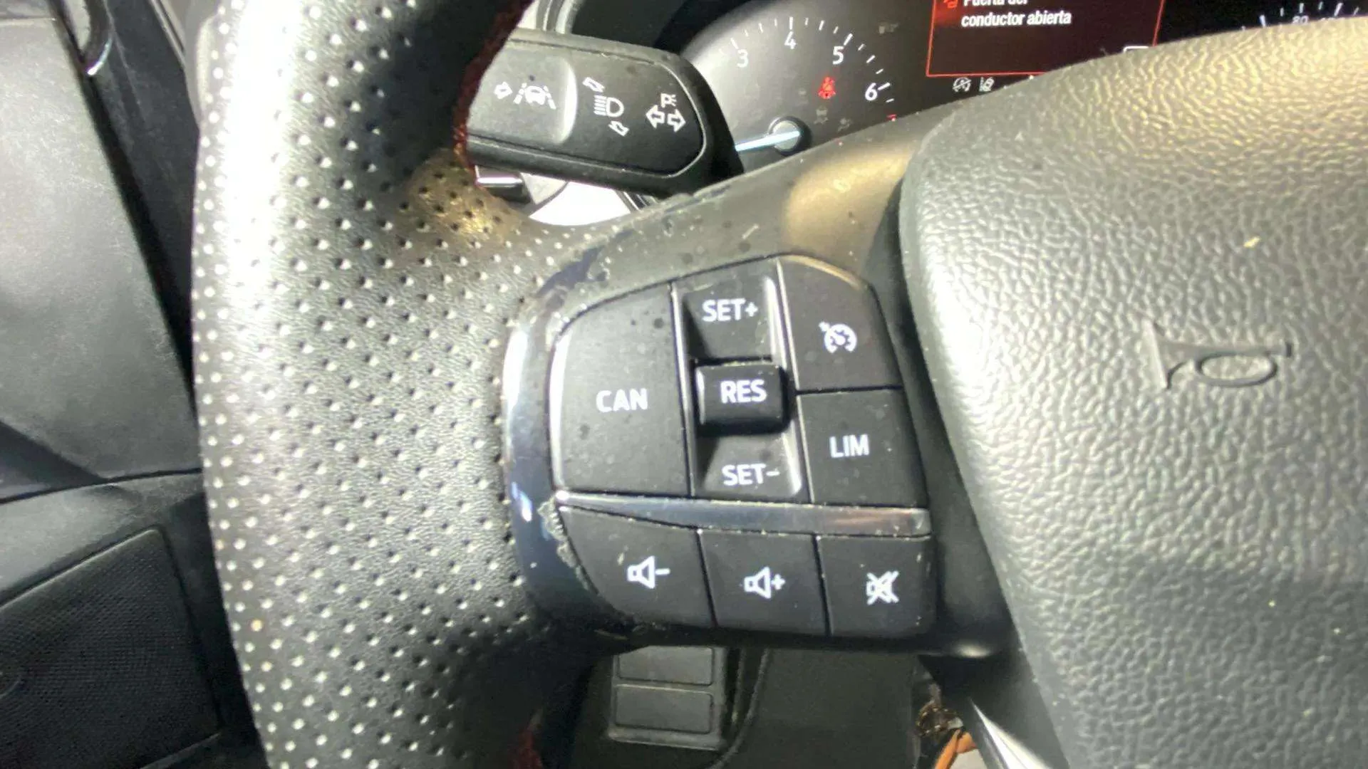 Ford Focus 1.0 EcoBoost MHEV ST-Line - foto 28