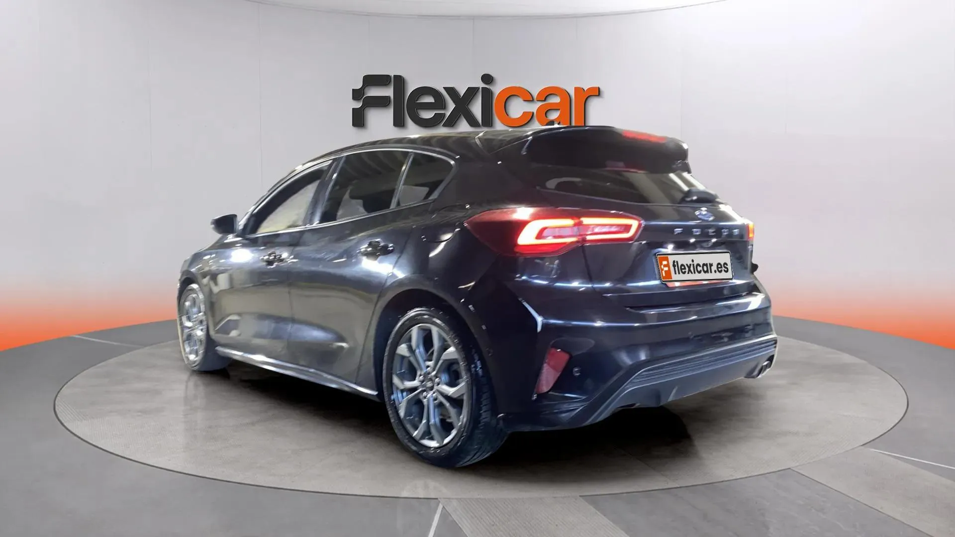 Ford Focus 1.0 EcoBoost MHEV ST-Line - foto 6