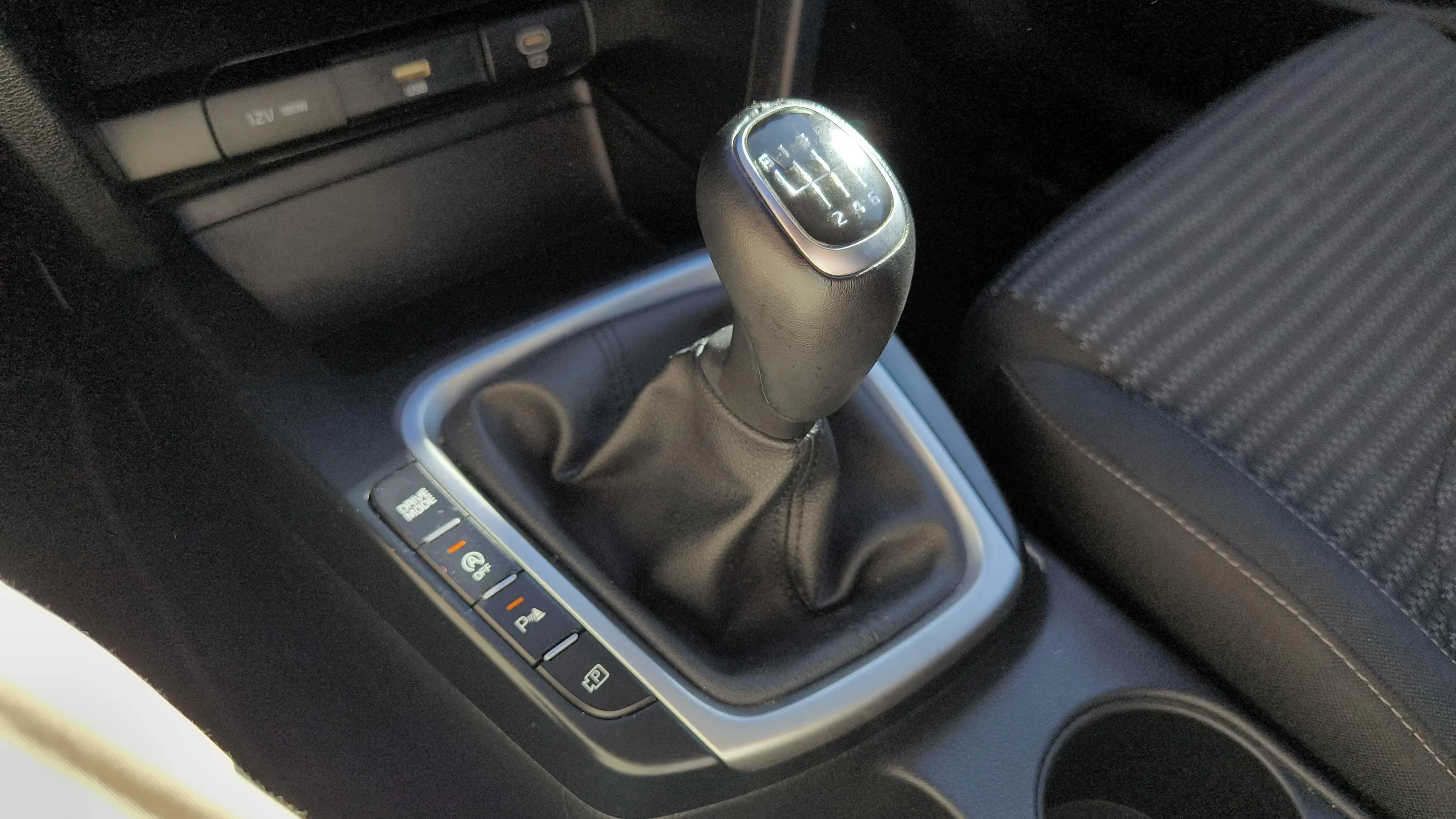 Kia Ceed 1.6 MHEV iMT Drive - foto 32