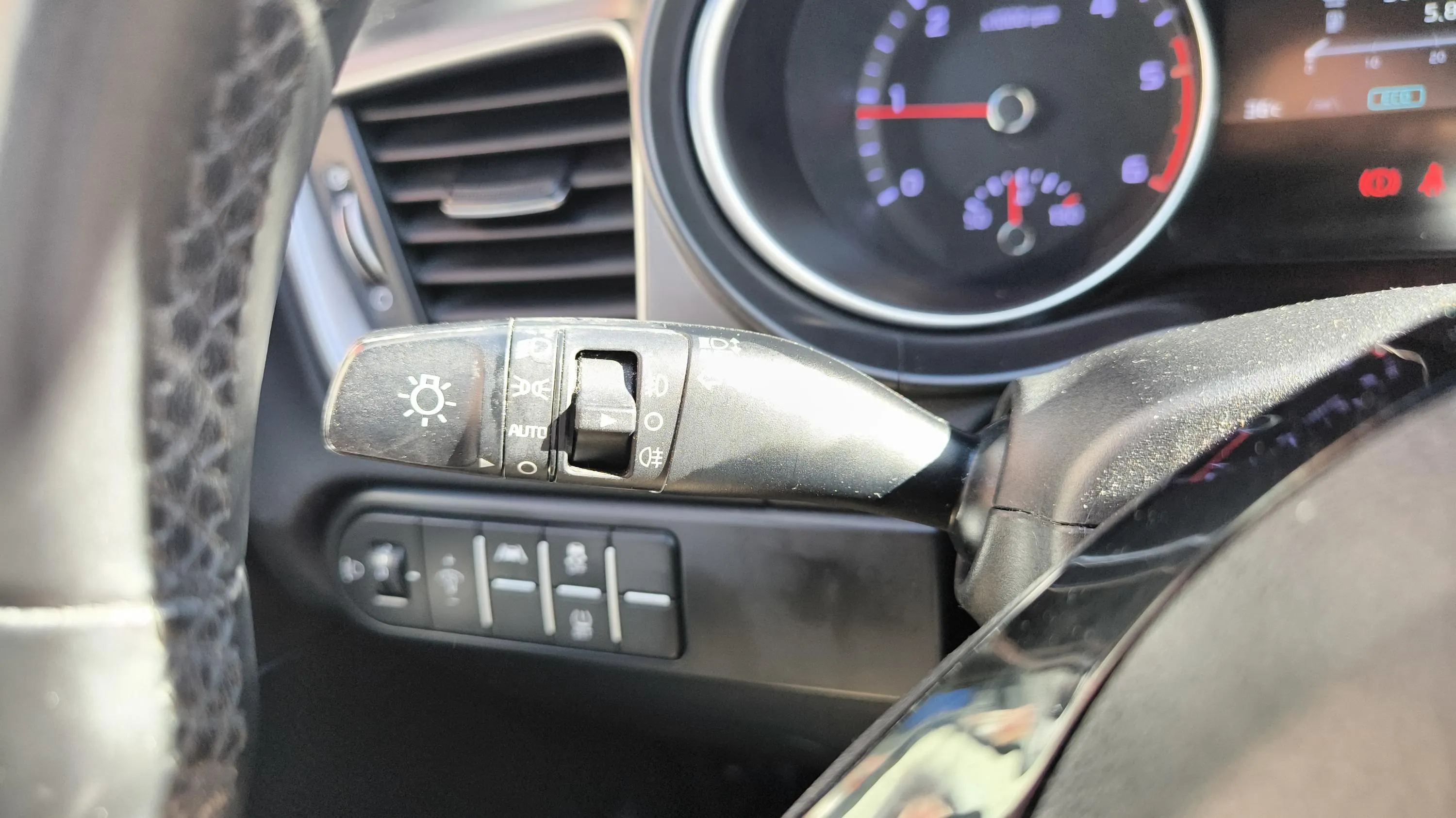 Kia Ceed 1.6 MHEV iMT Drive - foto 35