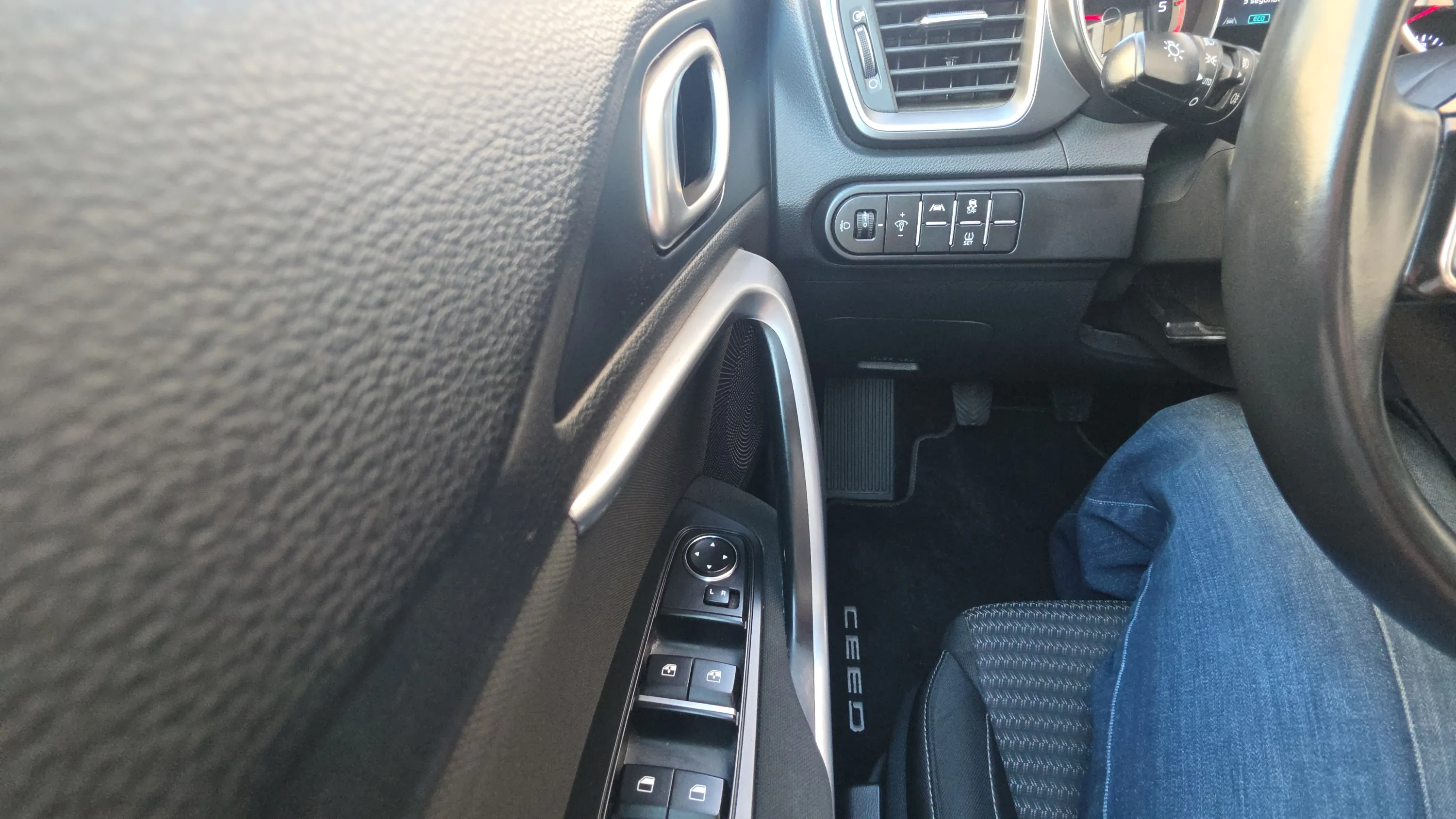 Kia Ceed 1.6 MHEV iMT Drive - foto 19