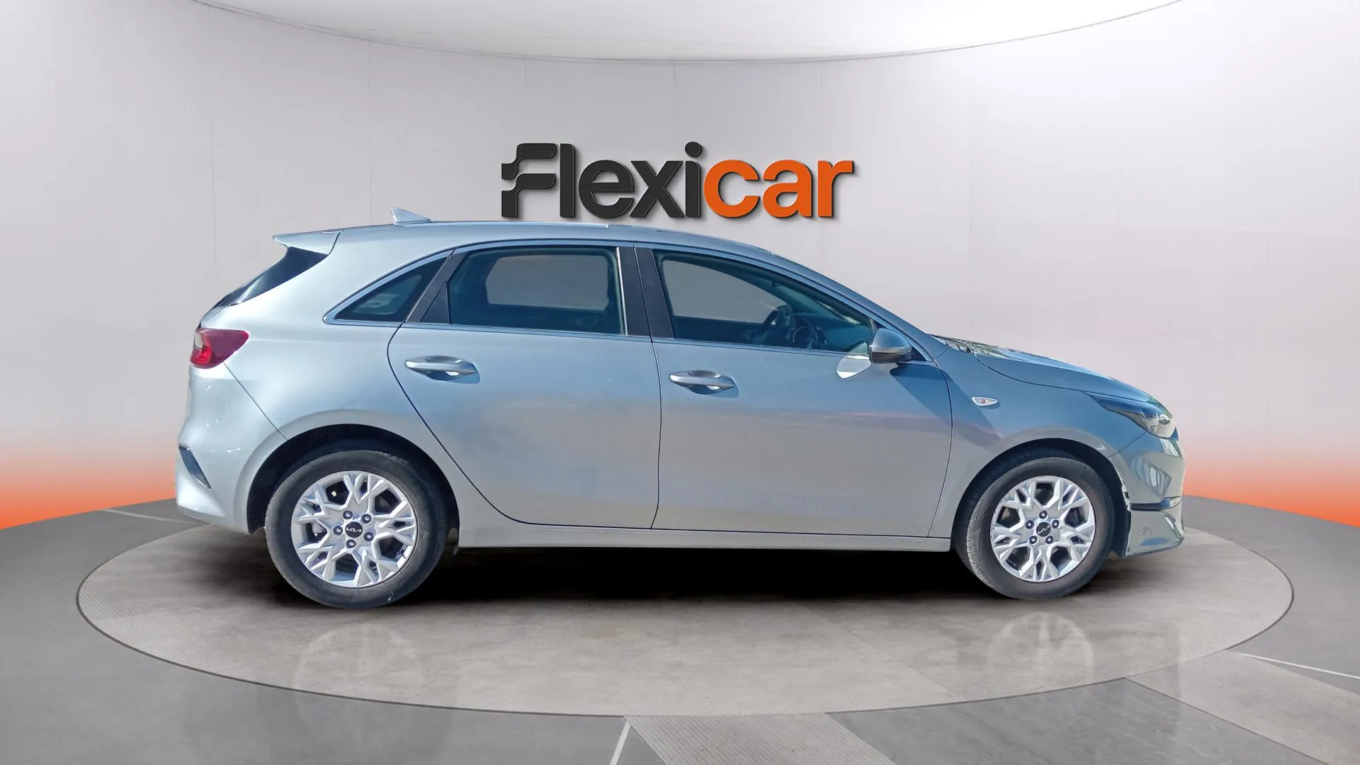 Kia Ceed 1.6 MHEV iMT Drive - foto 12