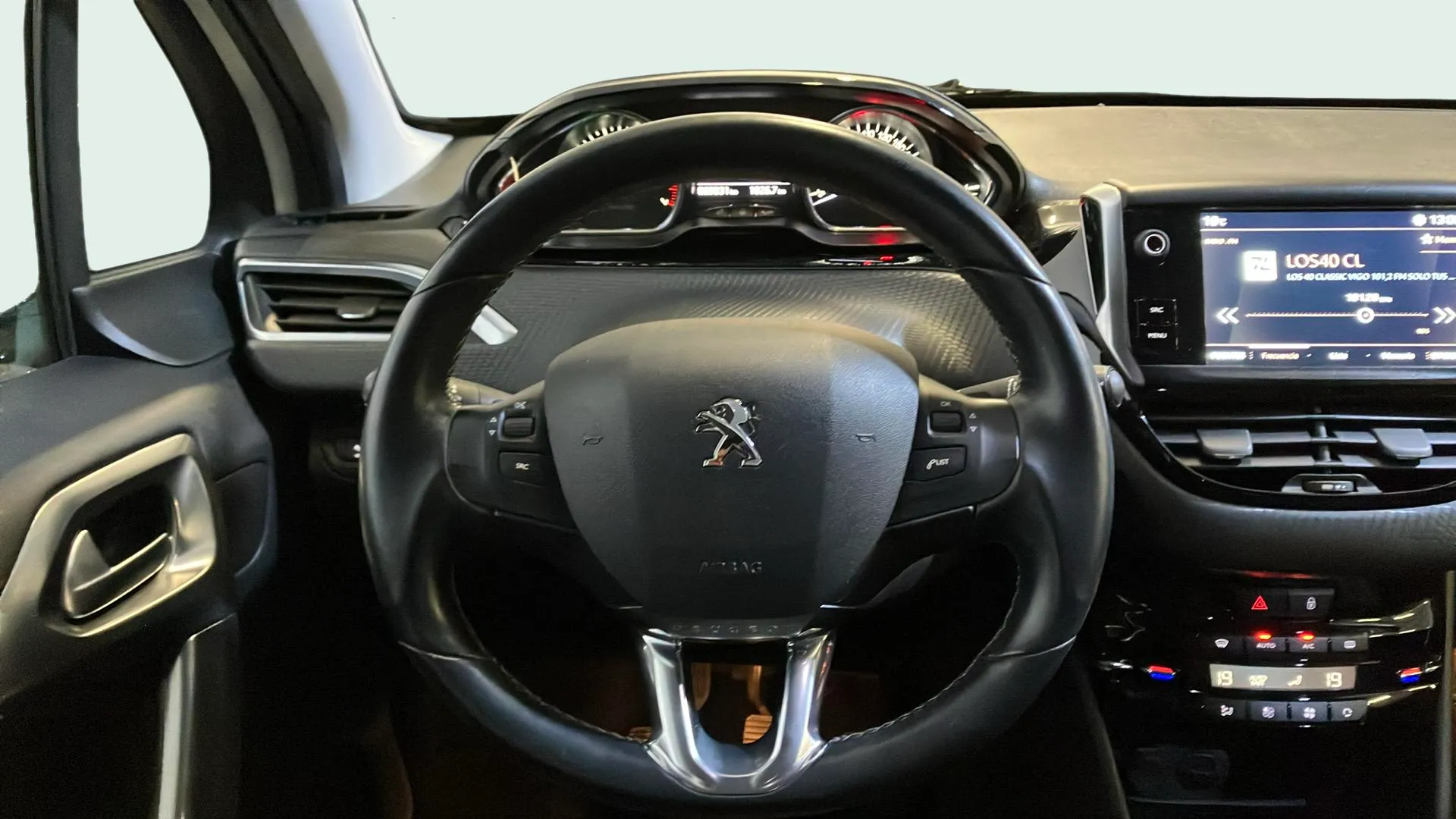 Peugeot 2008 Allure 1.2 PureTech - foto 13