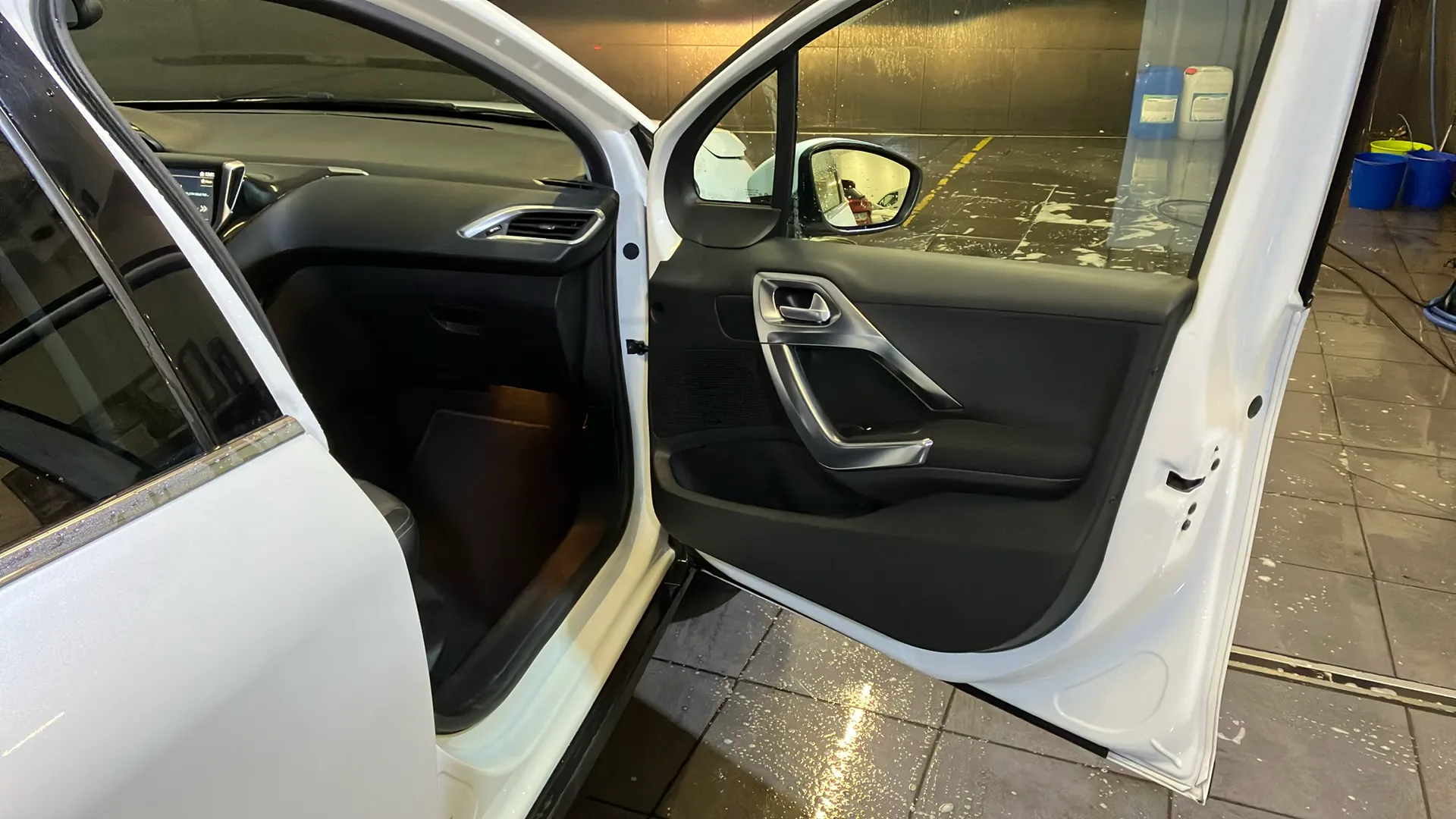 Peugeot 2008 Allure 1.2 PureTech - foto 19