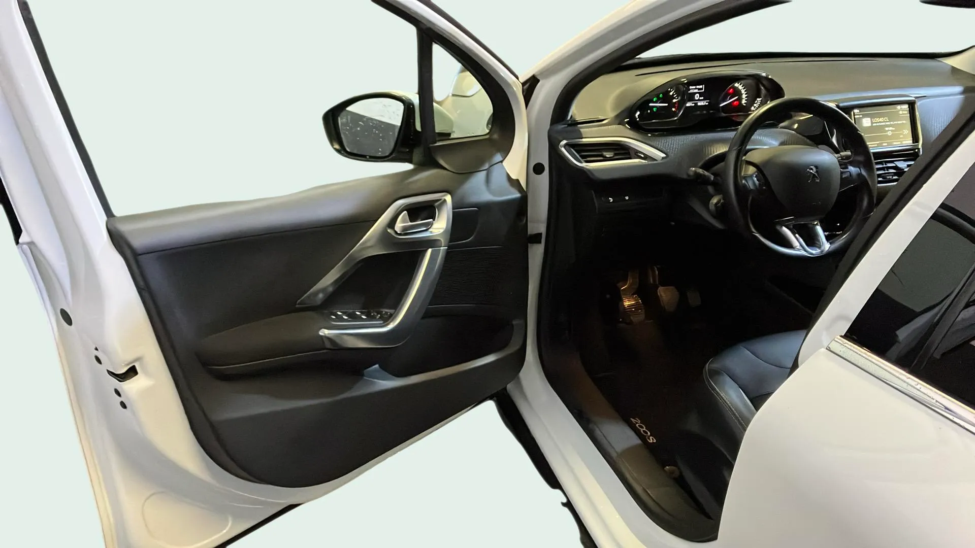 Peugeot 2008 Allure 1.2 PureTech - foto 17