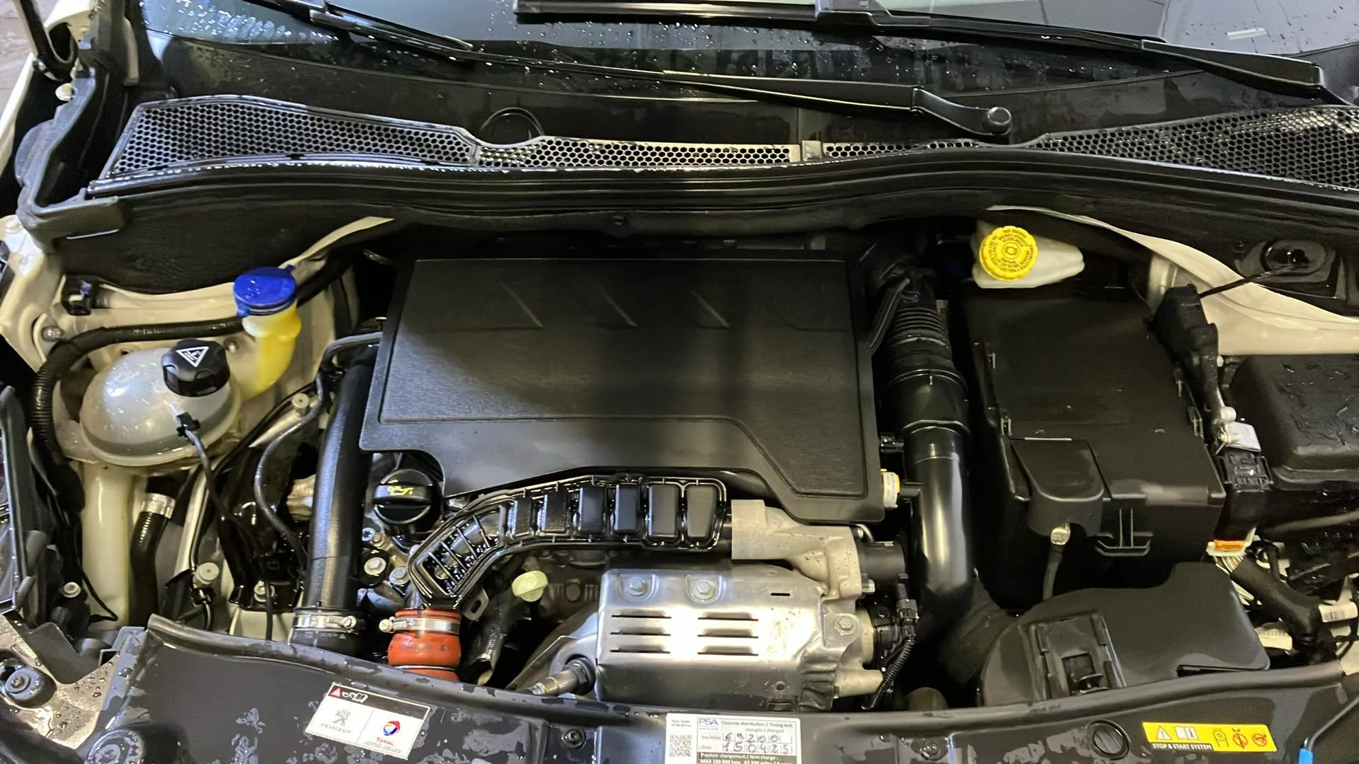 Peugeot 2008 Allure 1.2 PureTech - foto 22