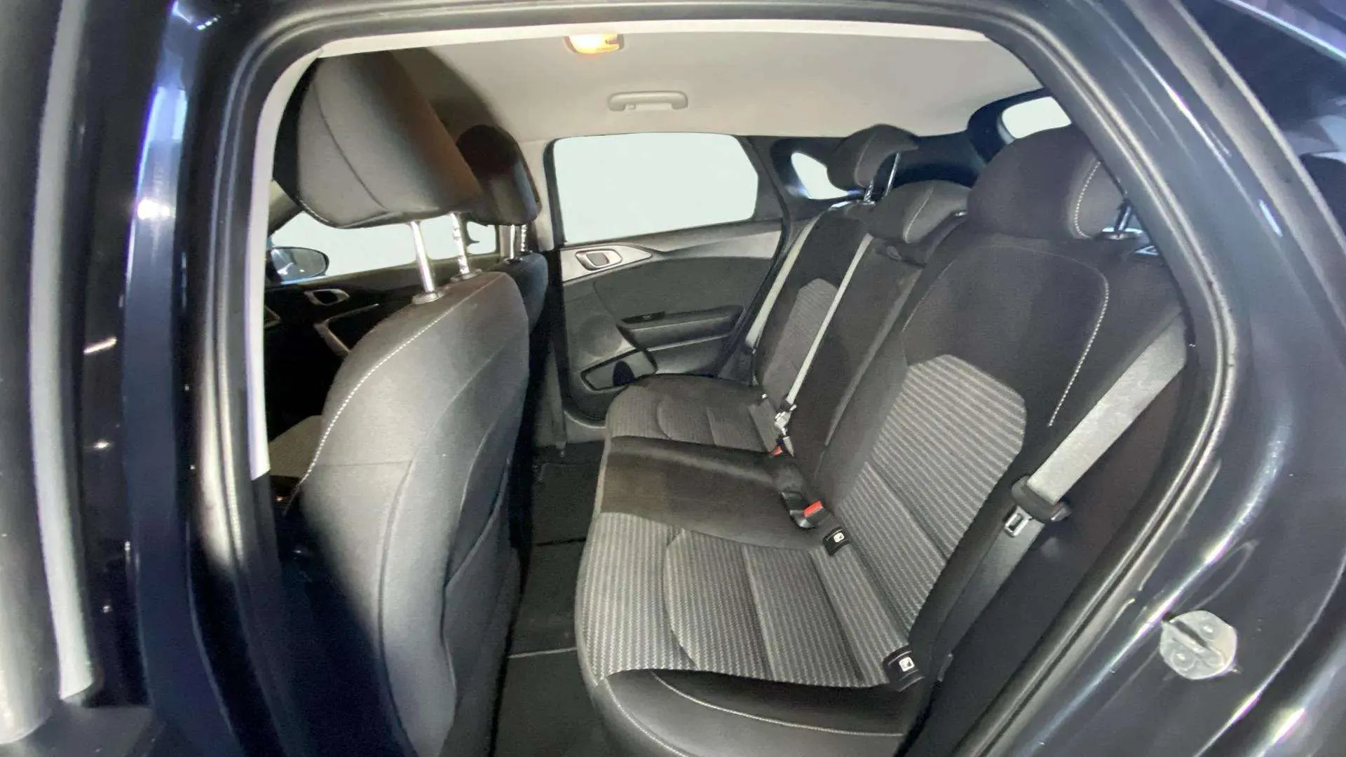 Kia Ceed 1.6 MHEV iMT Drive - foto 14