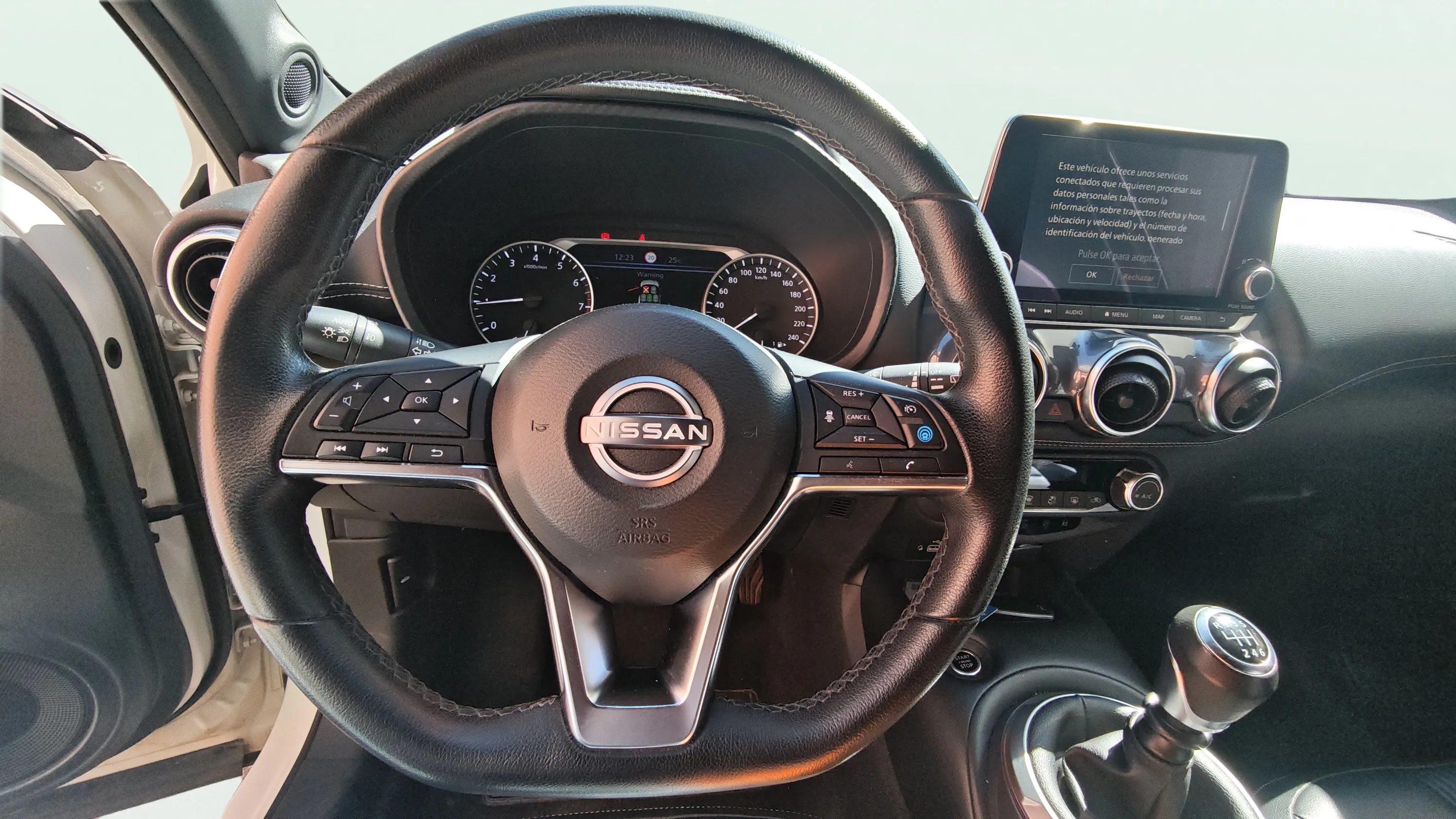 Nissan Juke DIG-T Tekna - foto 8