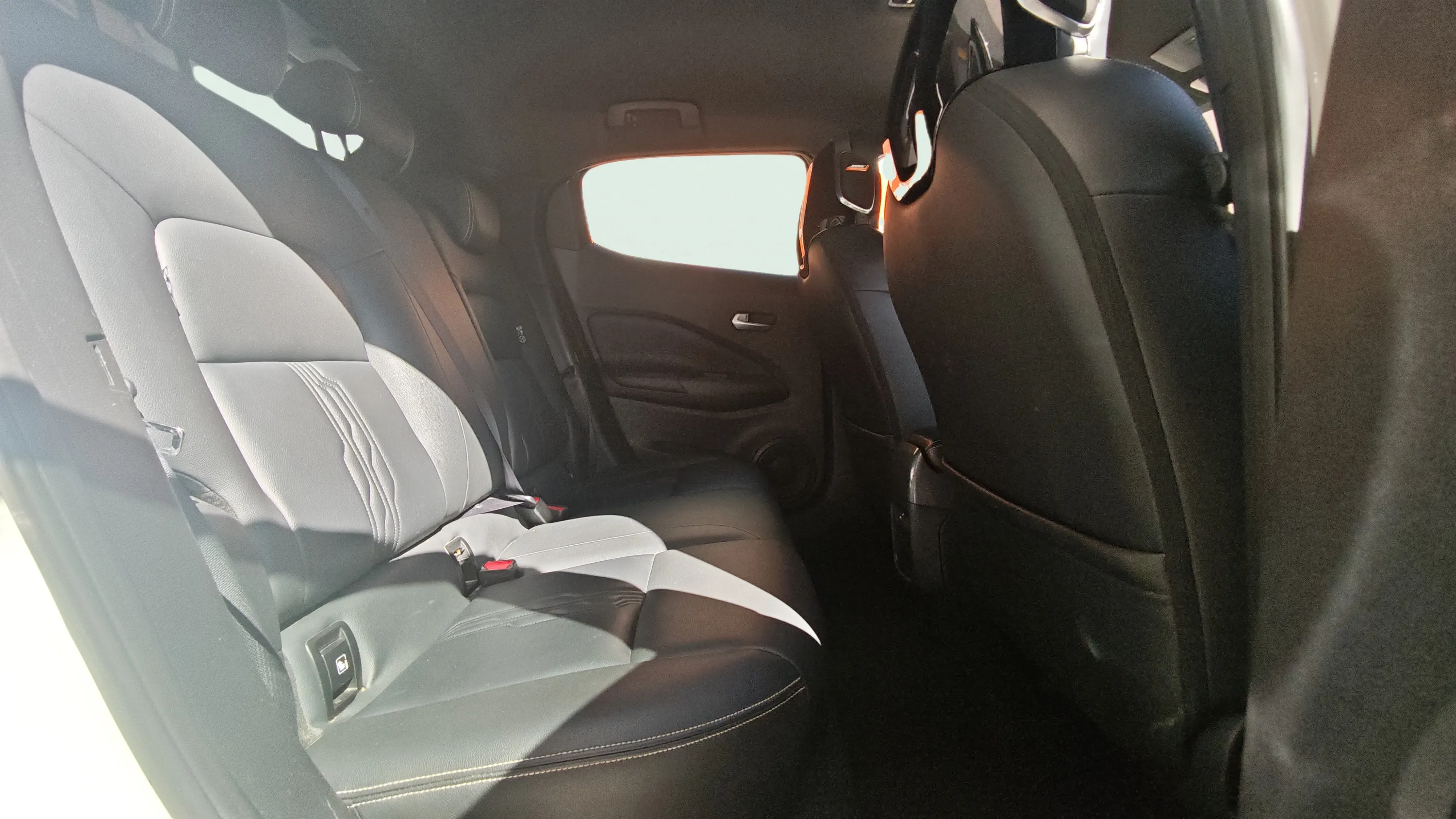 Nissan Juke DIG-T Tekna - foto 11