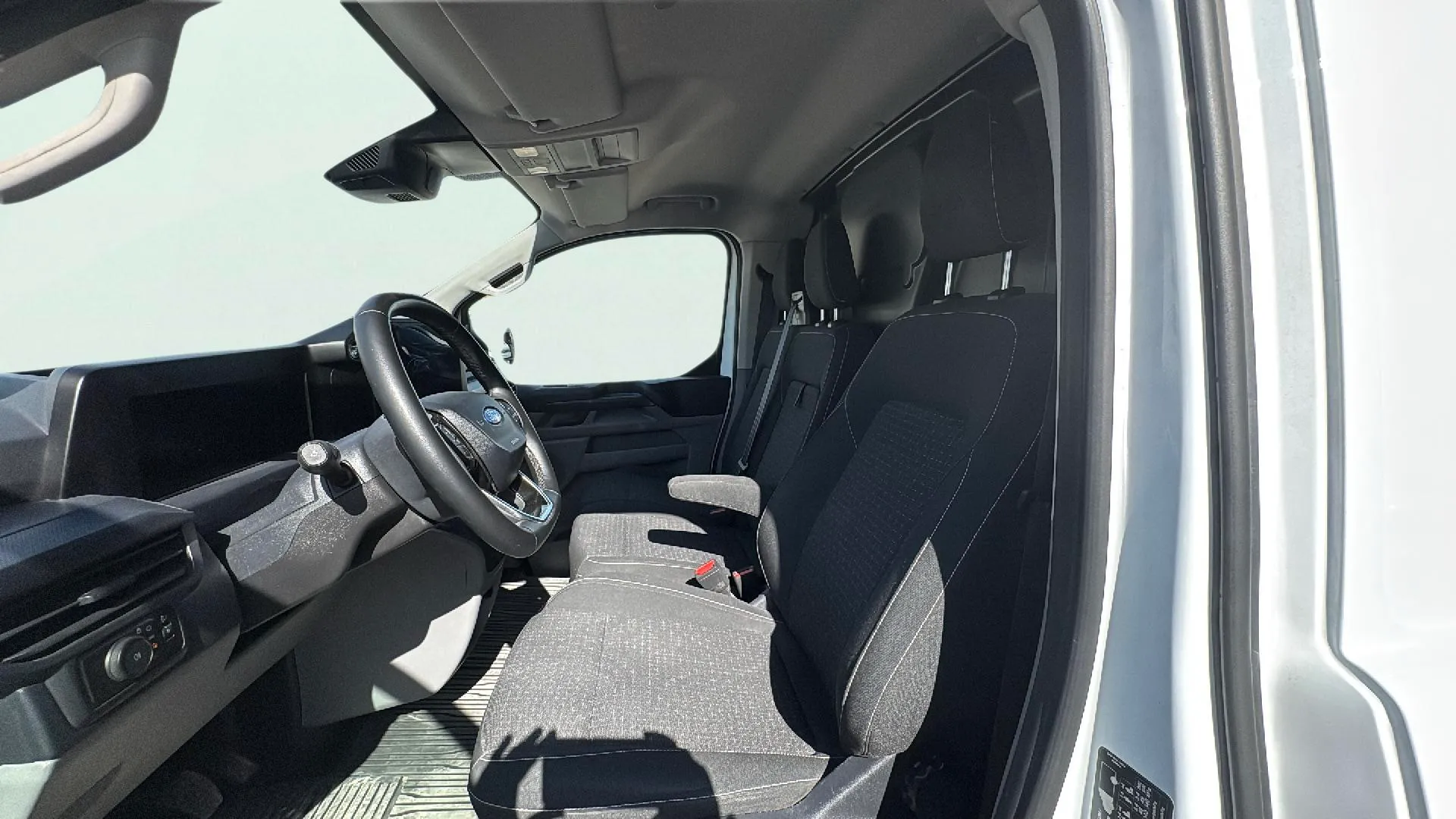 Ford Tourneo Custom 2.0 EcoBlue L1 Trend - foto 8