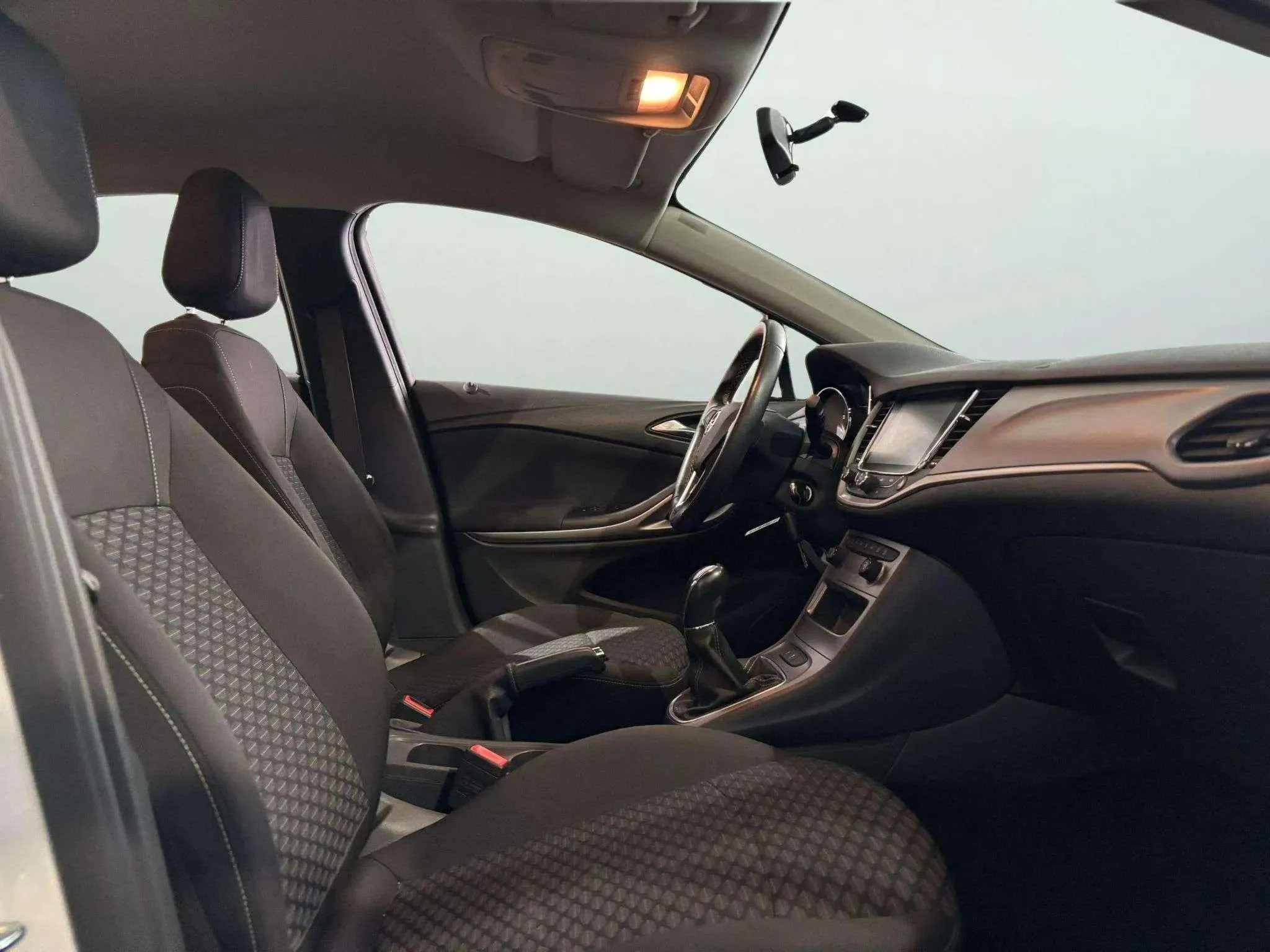 Opel Astra 1.6 CDTi Selective - foto 11