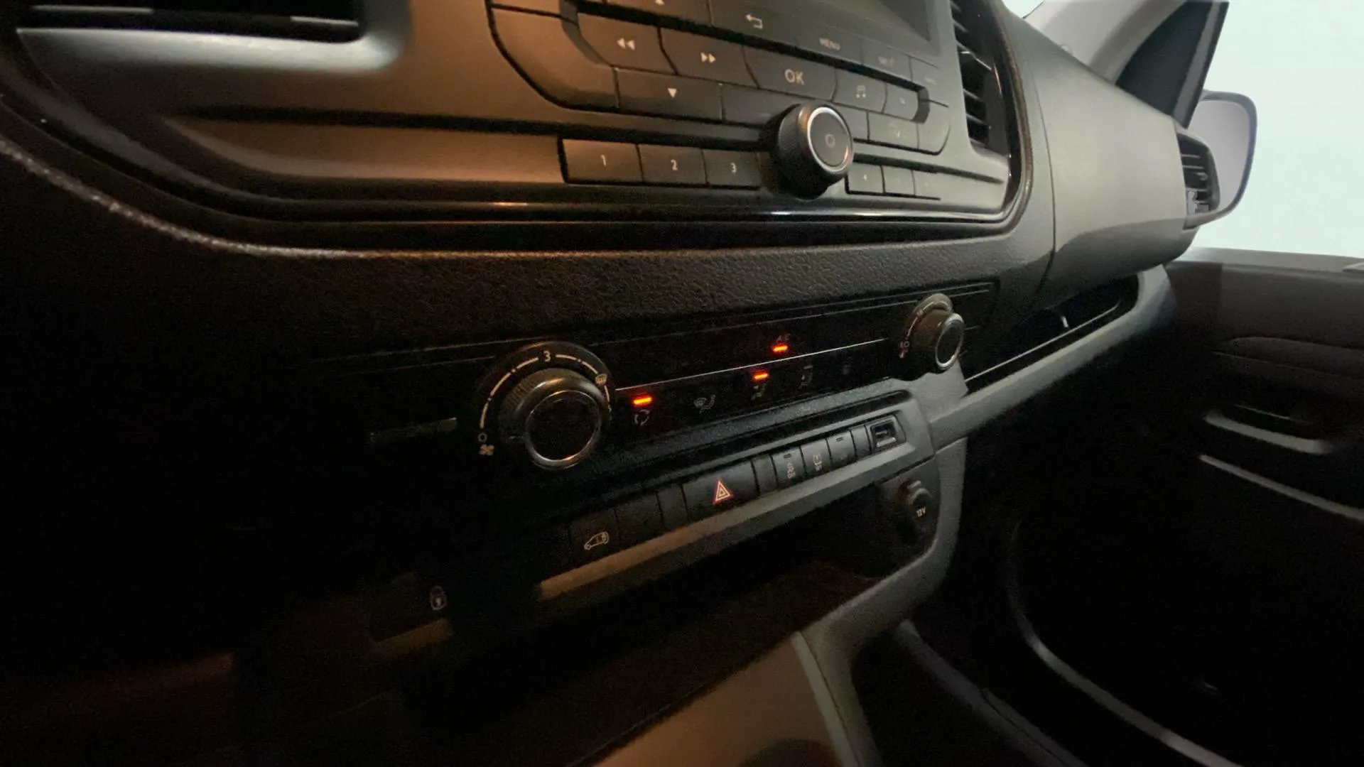 Citroën Jumpy BlueHDi Talla M 100 - foto 10